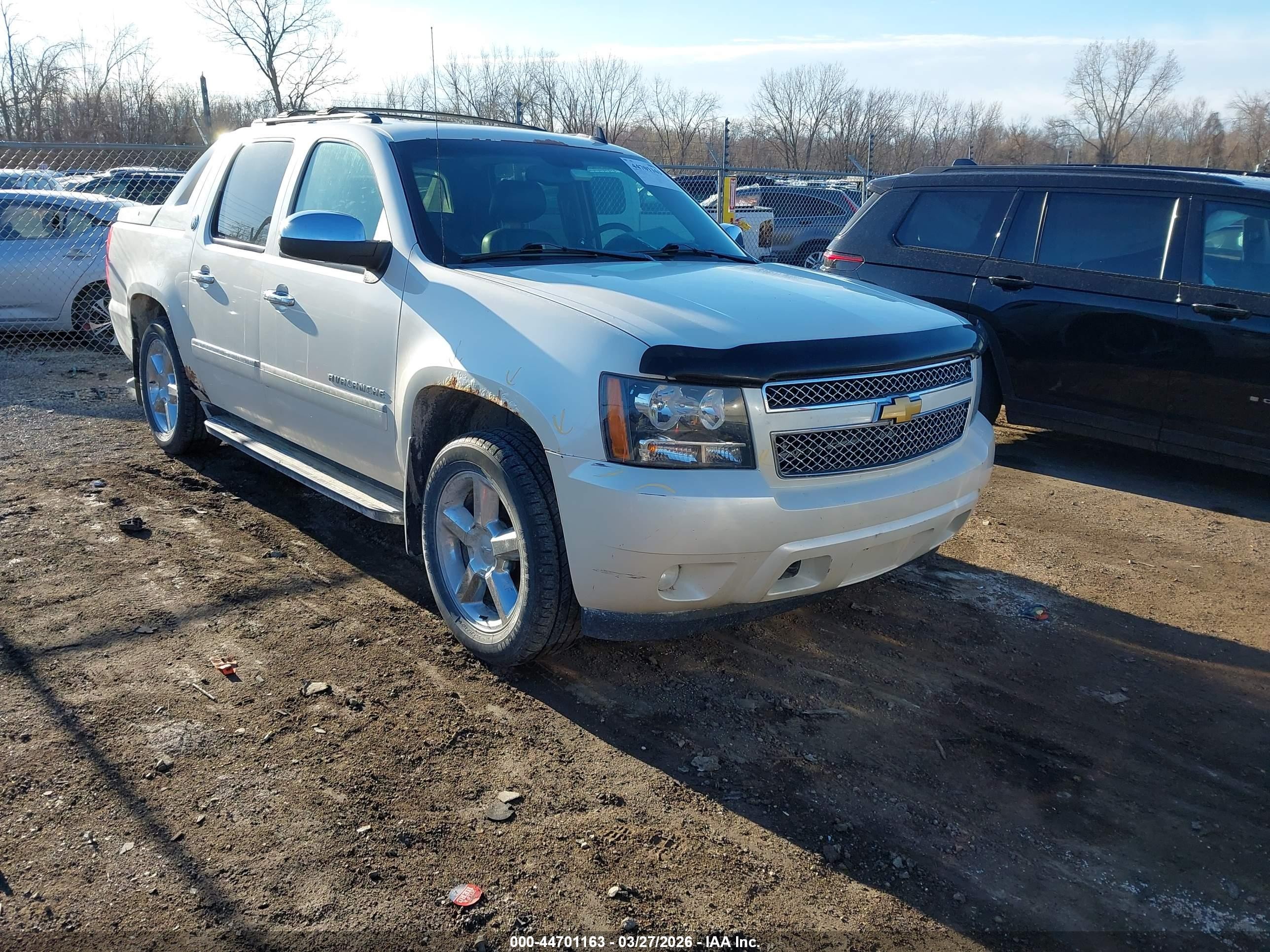 2013 Chevrolet Avalanche LTZ, VIN 3GNTKGE73DG377484 — All over
