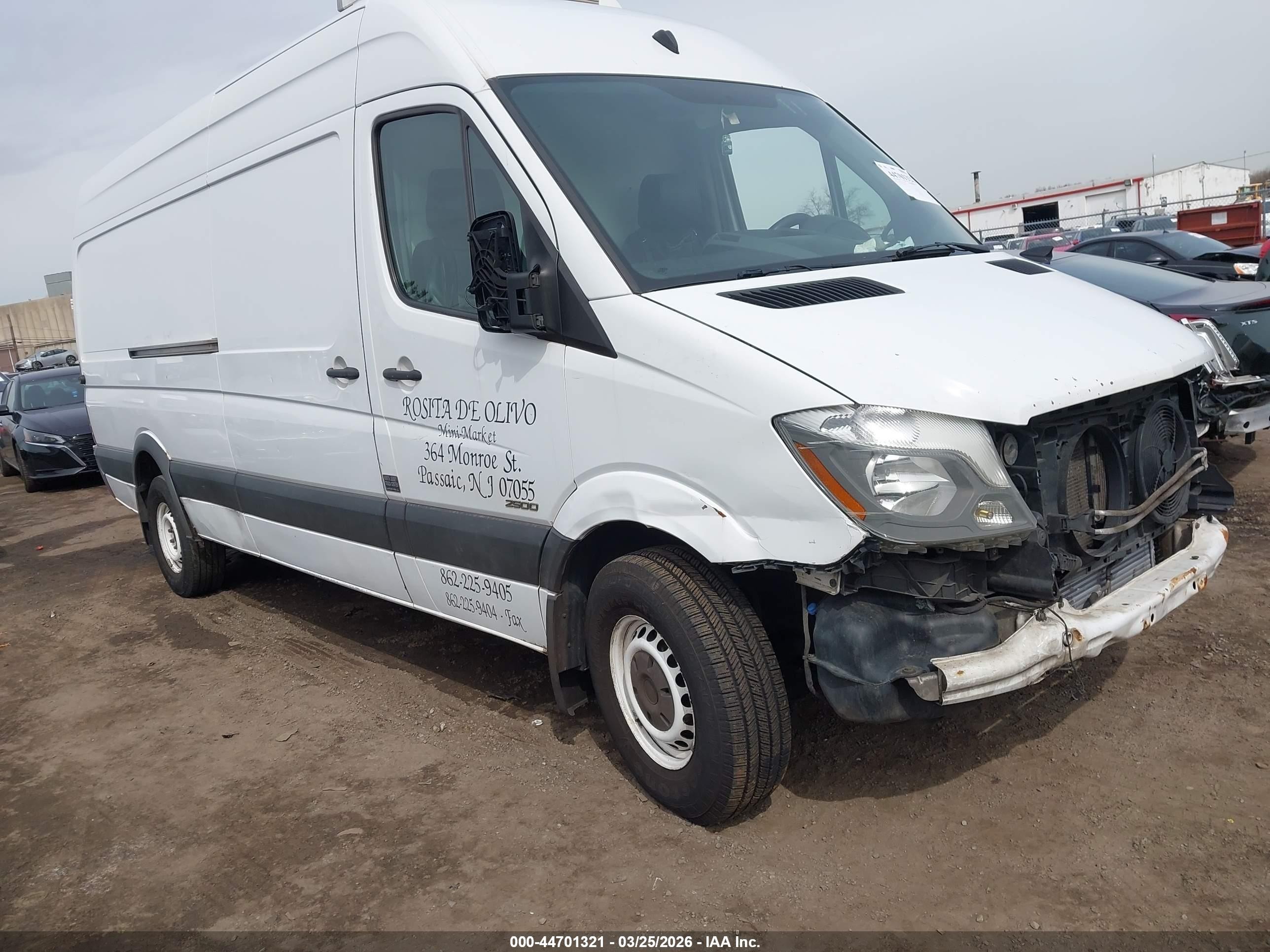 2016 Freightliner Sprinter, VIN WDYPE8DD6GP237027 — Front end