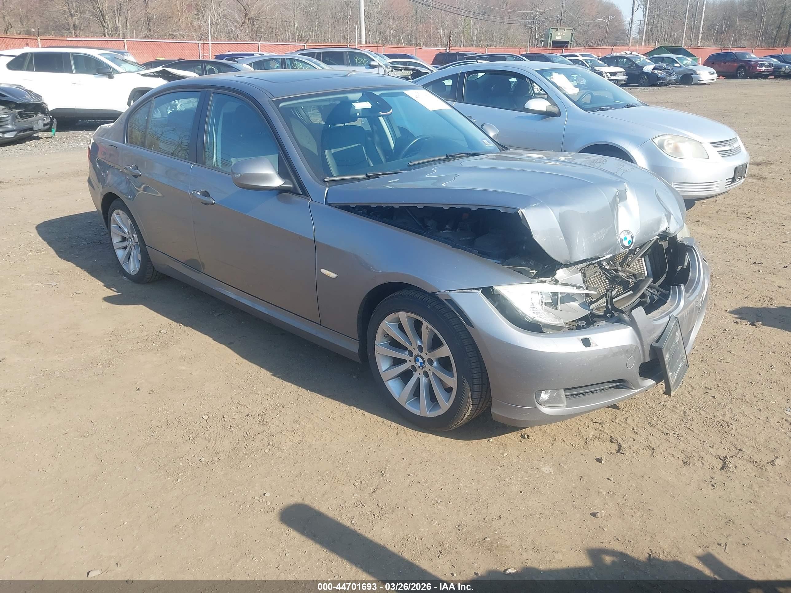 2011 BMW 3 Series 328i xDrive, VIN WBAPK5G56BNN24442 — Front end
