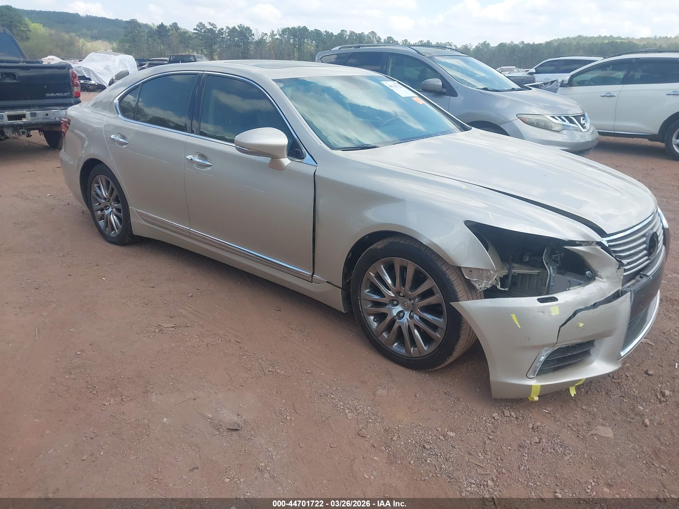 2016 Lexus LS 460, VIN JTHBL5EF7G5139984 — Front end