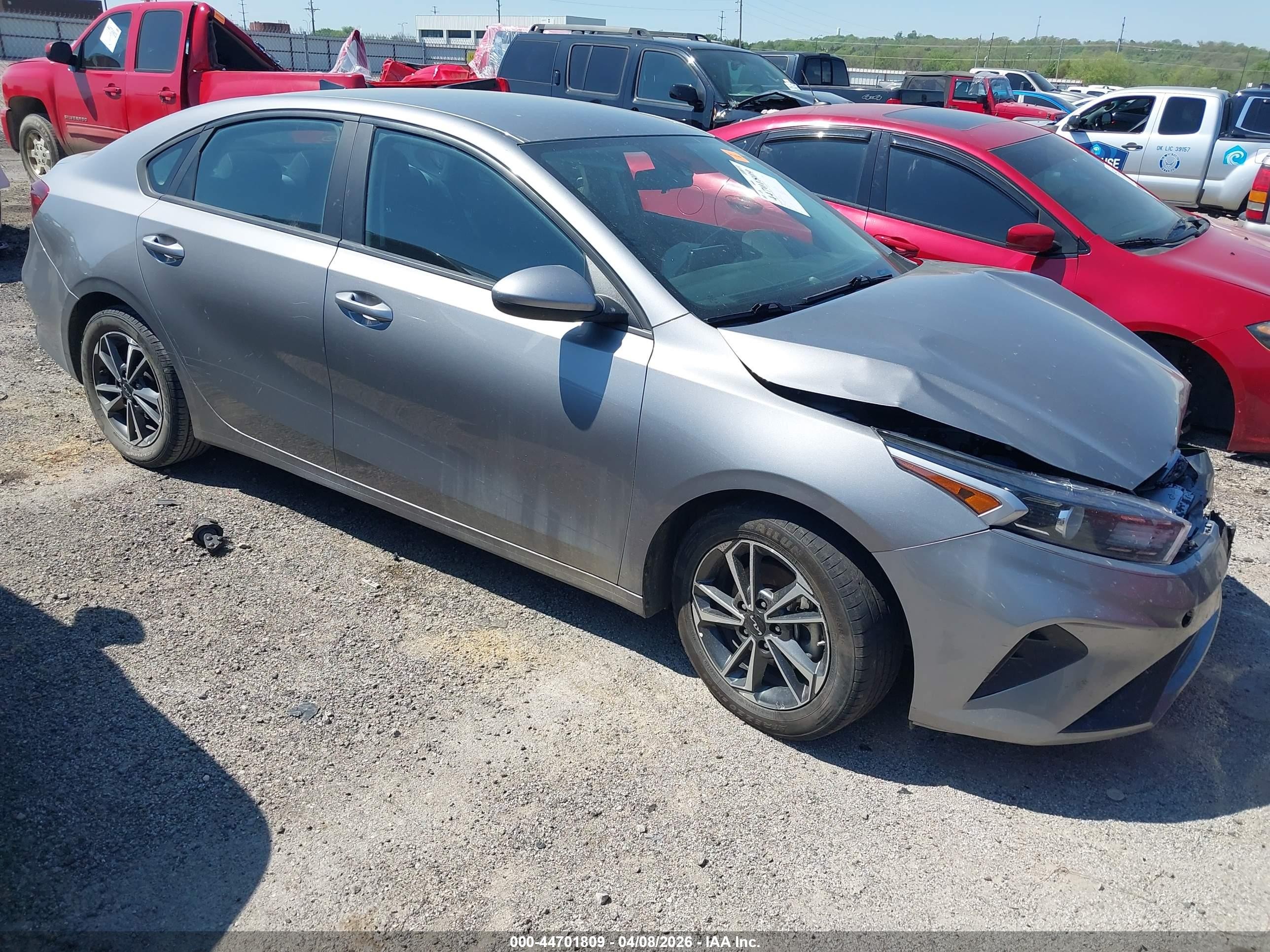 2023 Kia Forte LXS, VIN 3KPF24AD4PE647659 — Front end