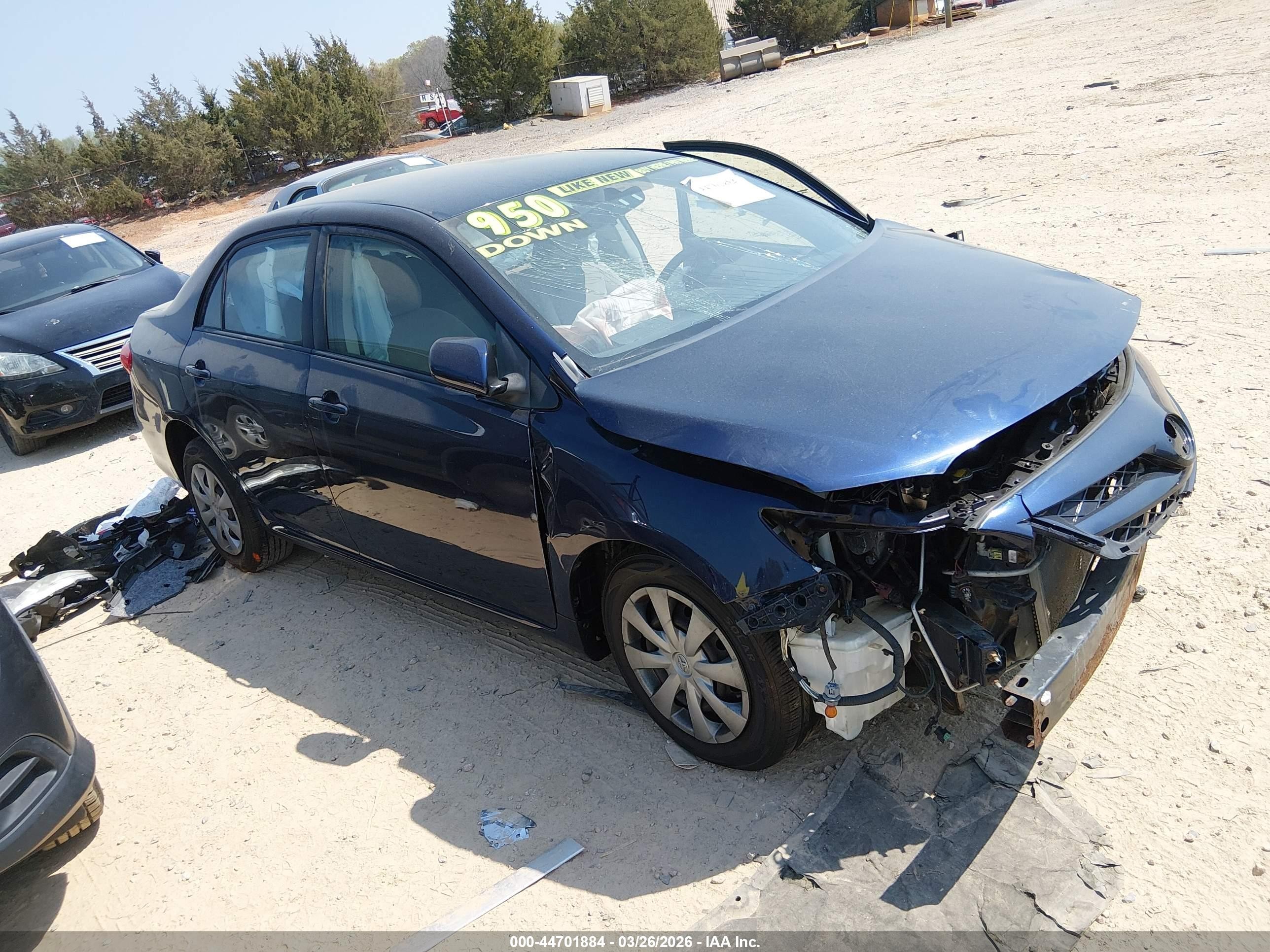 2011 Toyota Corolla LE, VIN JTDBU4EEXB9148485 — Side