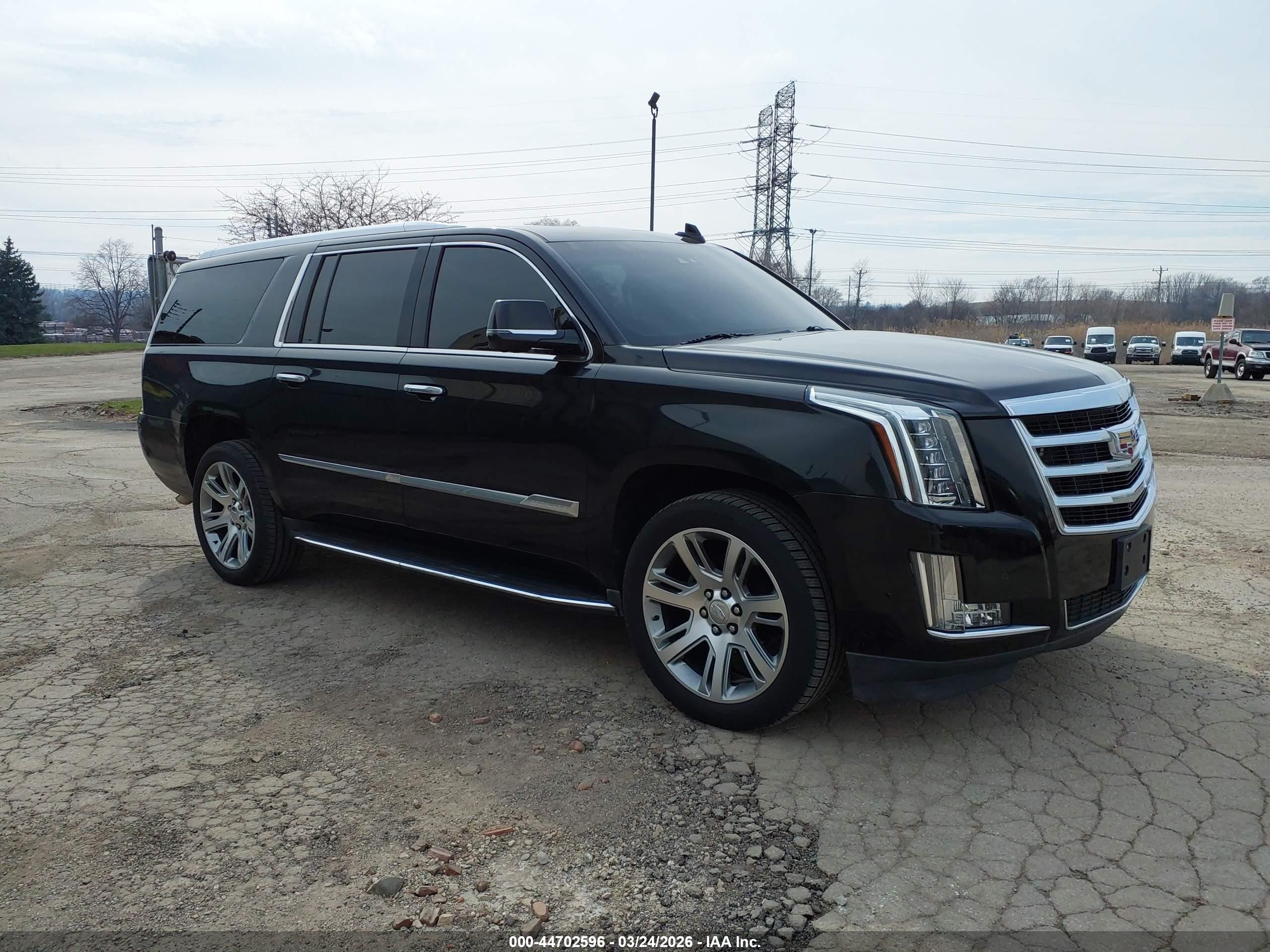 2017 Cadillac Escalade ESV Luxury, VIN 1GYS4HKJ3HR365498 — Rear end