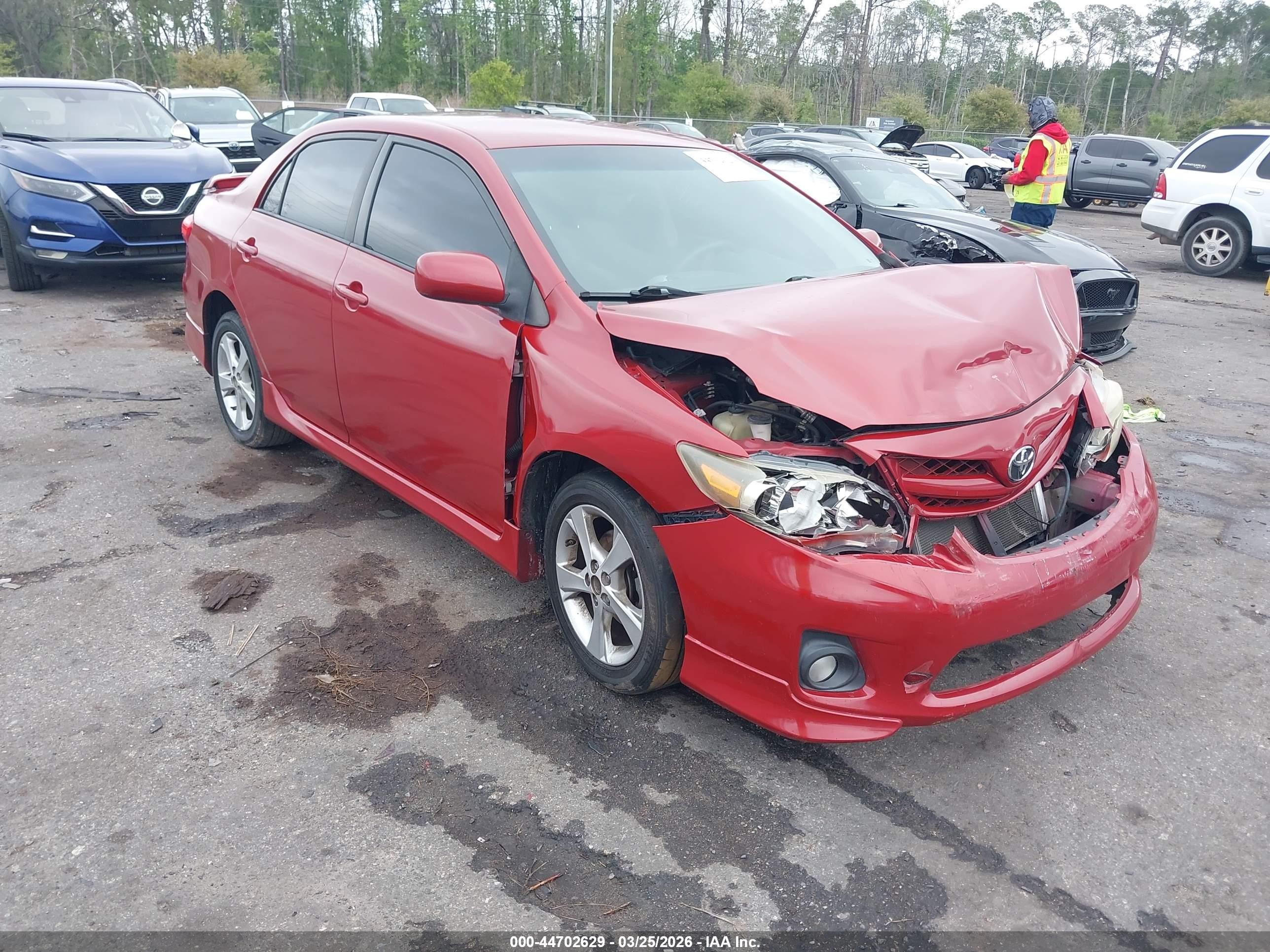 2011 Toyota Corolla LE, VIN 2T1BU4EE6BC621163 — Front end