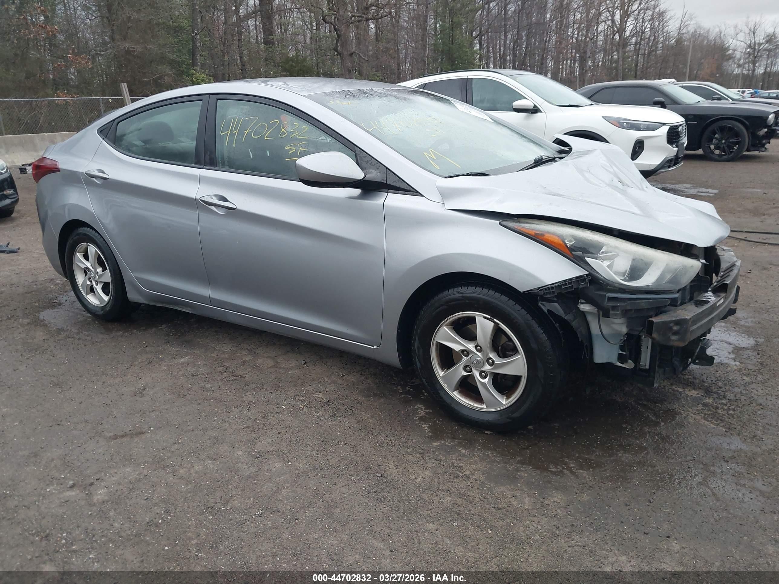 2015 Hyundai Elantra SE, VIN 5NPDH4AE6FH567806 — Front end
