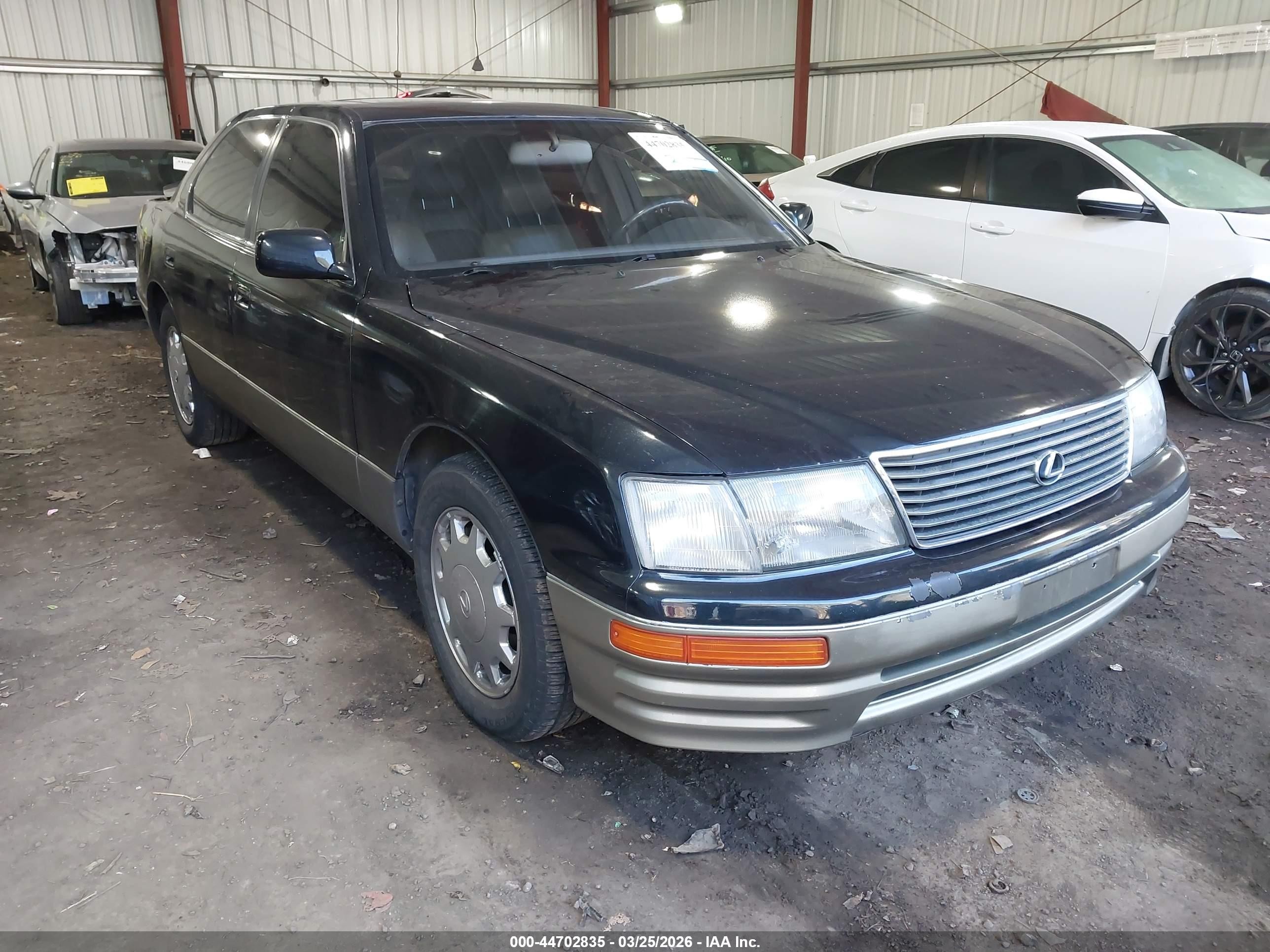 1997 Lexus LS 400, VIN JT8BH28F6V0088807 — Rear end