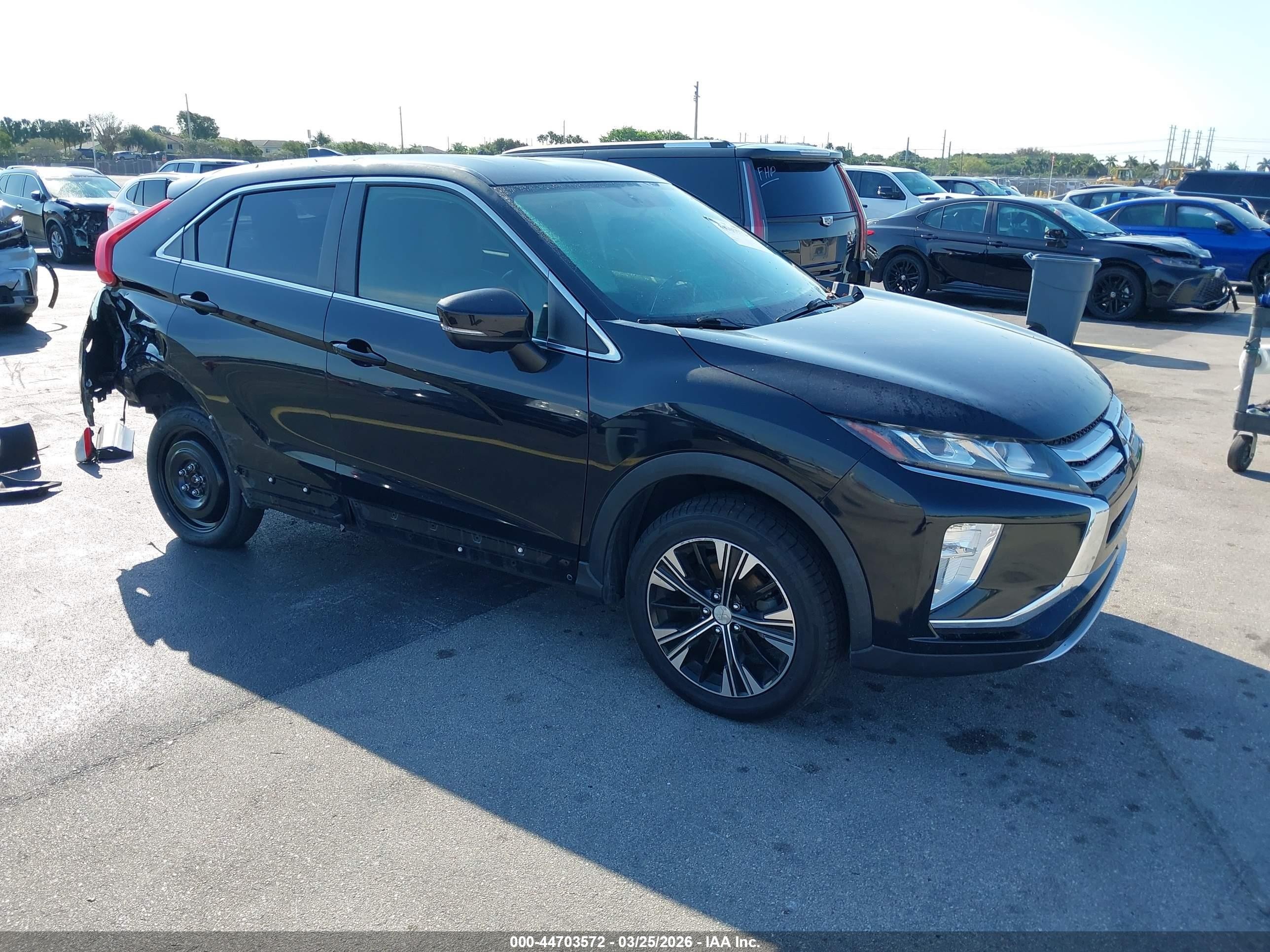 2018 Mitsubishi Eclipse Cross SE, VIN JA4AT5AA1JZ042510 — Side