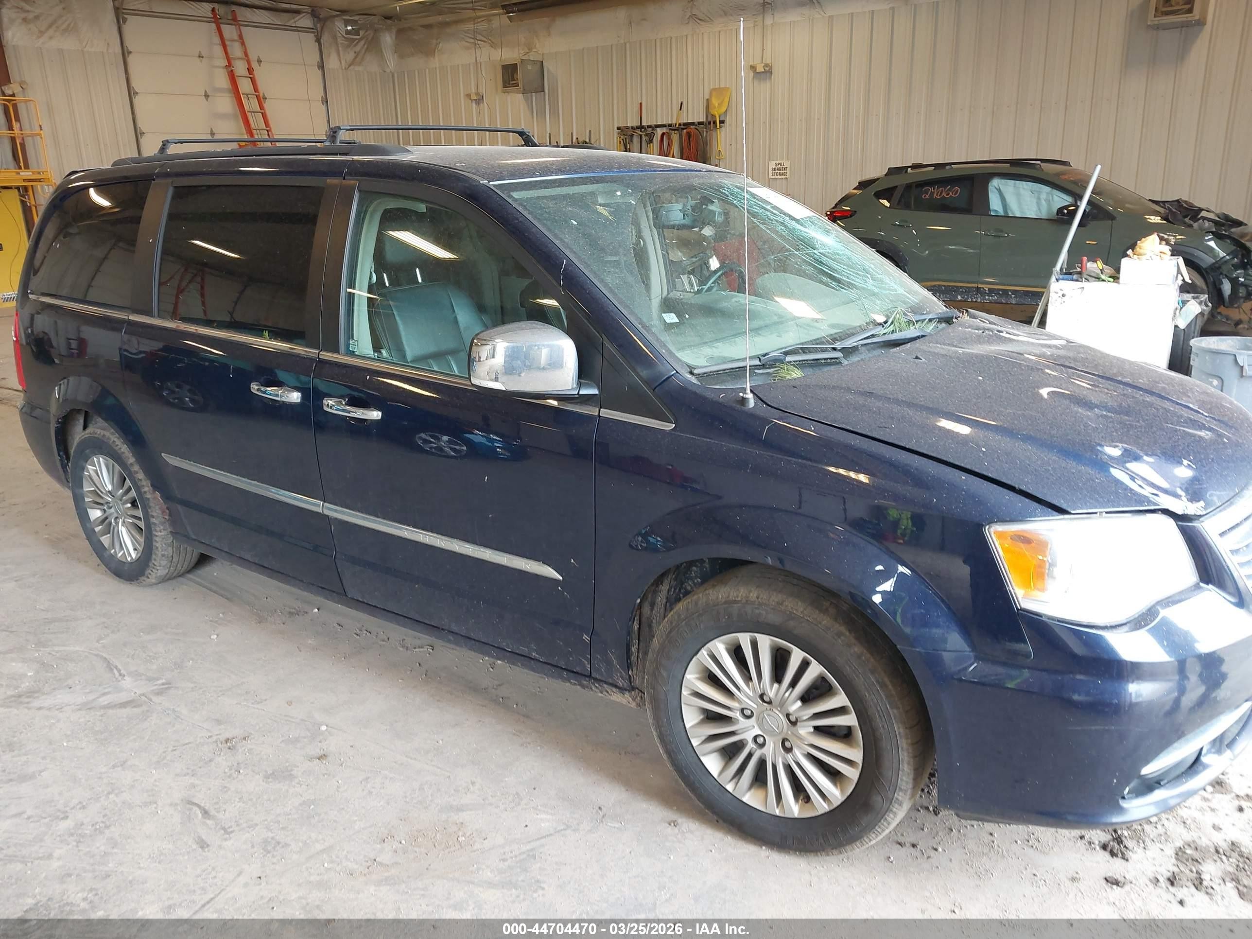 2015 Chrysler Town & Country Touring L, VIN 2C4RC1CG7FR618699 — Storm