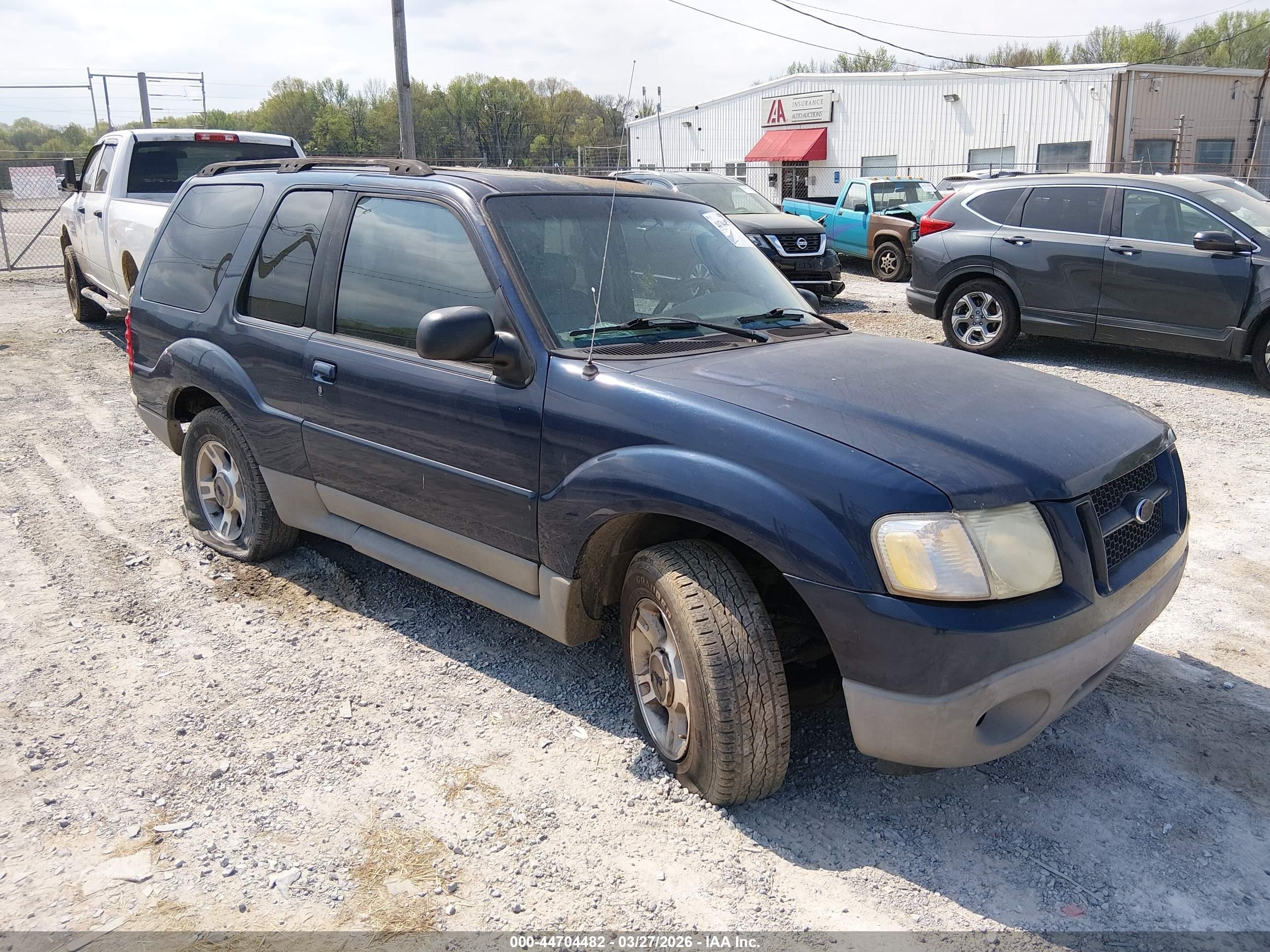 2003 Ford Explorer Sport XLS, VIN 1FMYU60EX3UB80621 — Front end