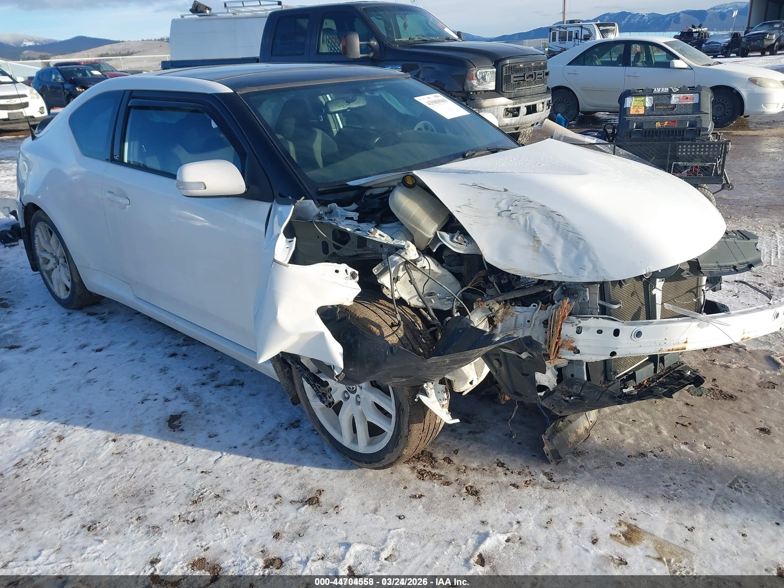 2014 Scion tC, VIN JTKJF5C75E3077289 — Front end