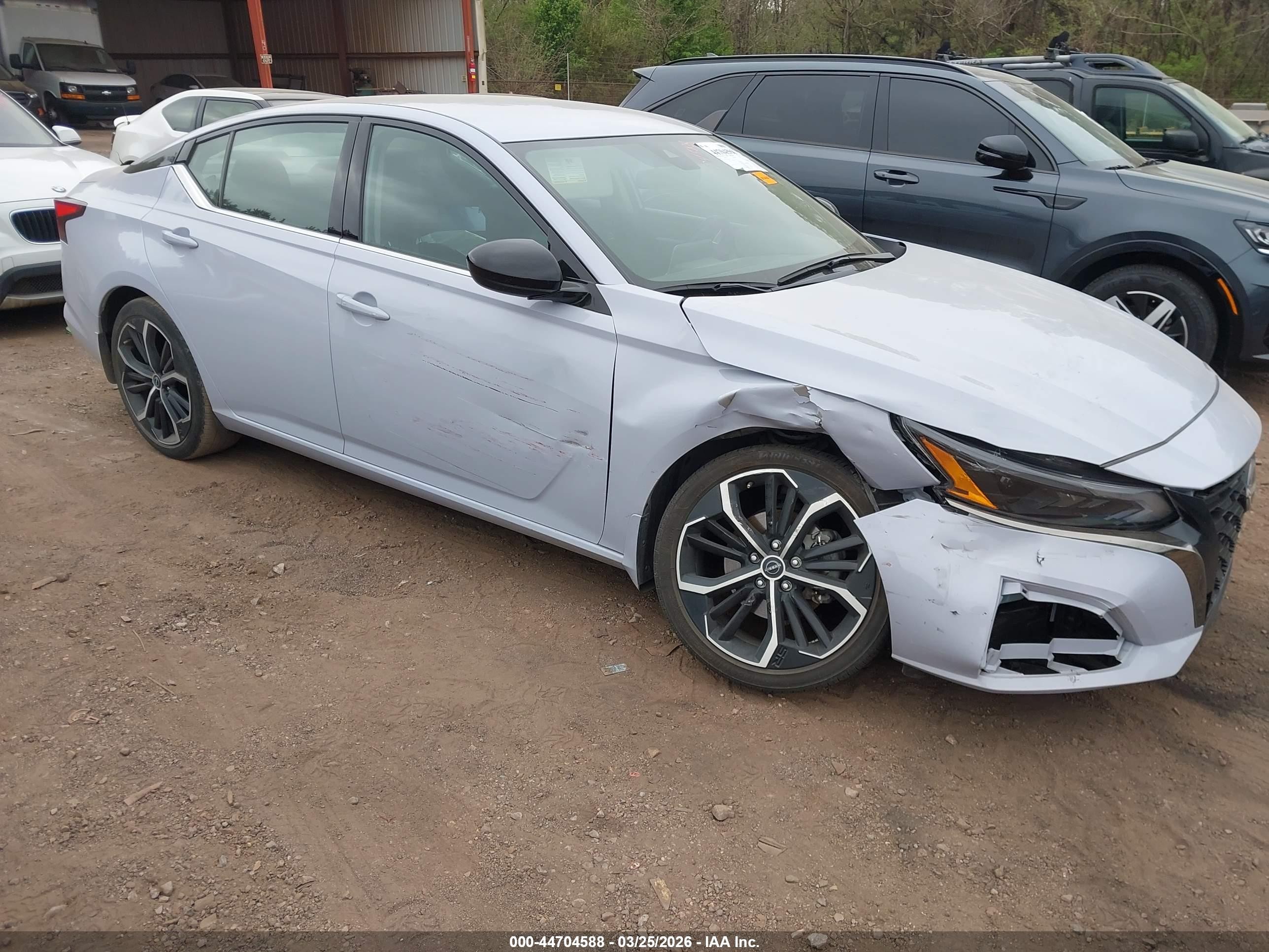 2025 Nissan Altima SR, VIN 1N4BL4CV7SN351854 — Front end