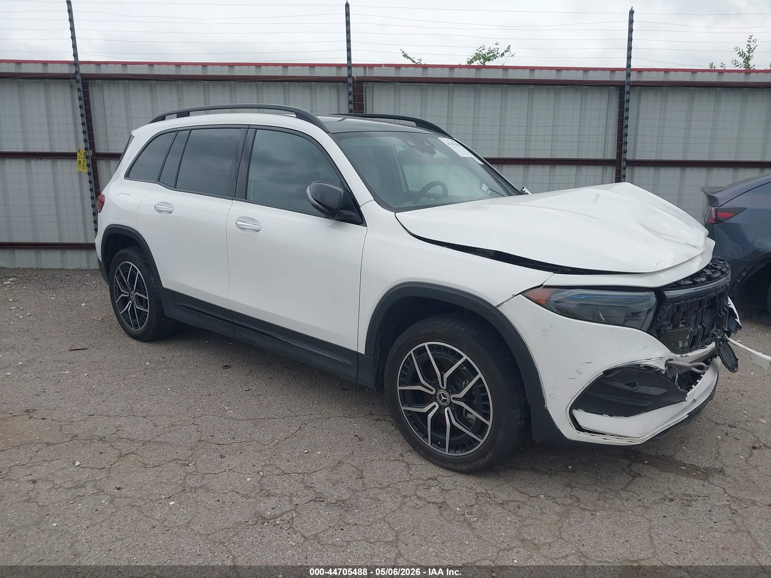 2023 Mercedes-Benz EQB 300, VIN W1N9M0KB1PN069912 — Front end