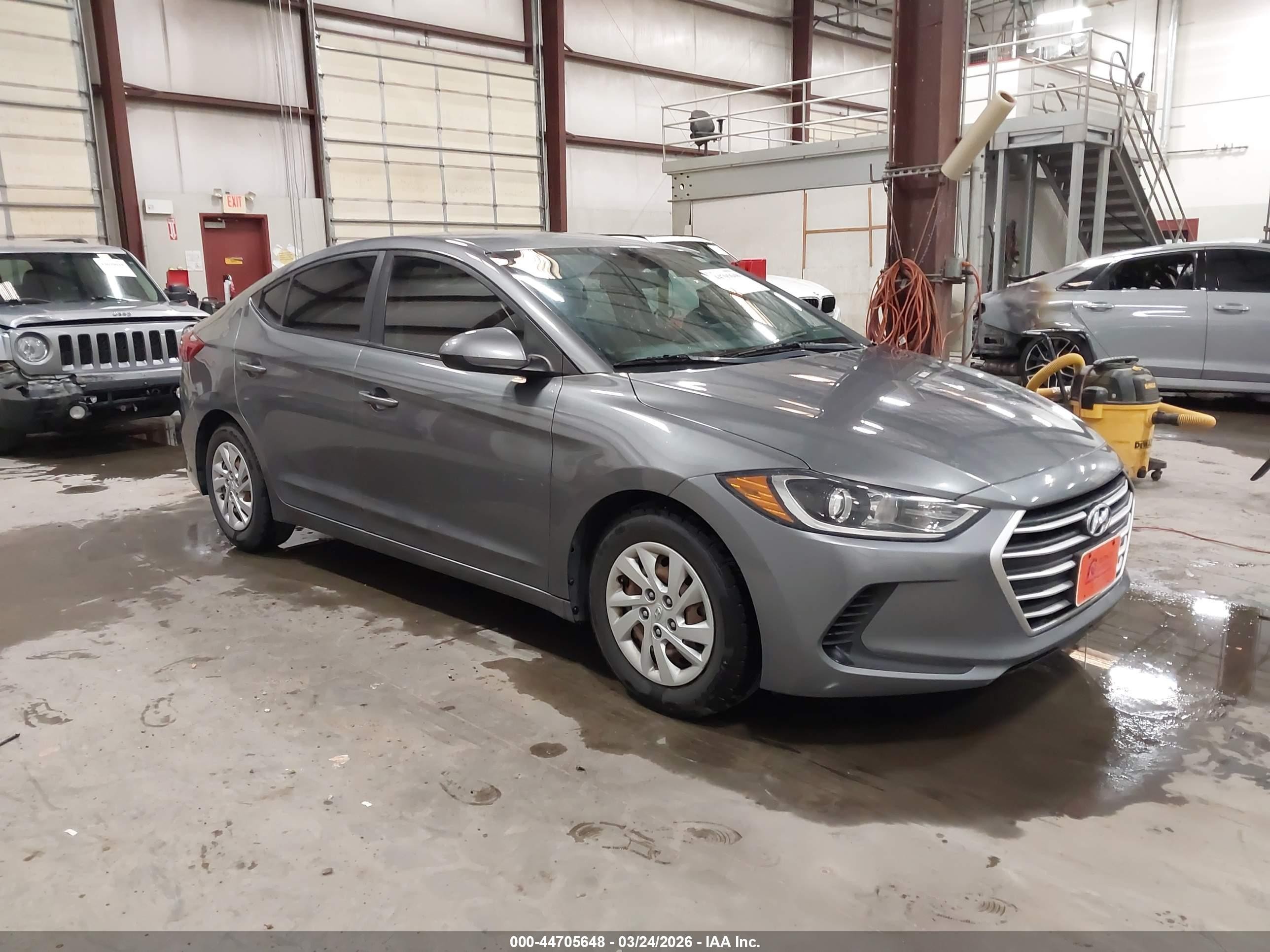 2018 Hyundai Elantra SE, VIN 5NPD74LF4JH287786 — Rear end