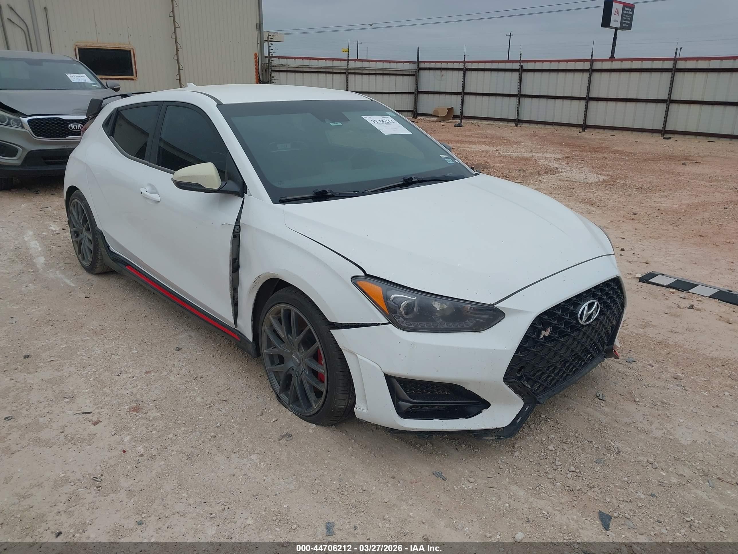 2021 Hyundai Veloster, VIN KMHT36AH0MU011201 — Перед
