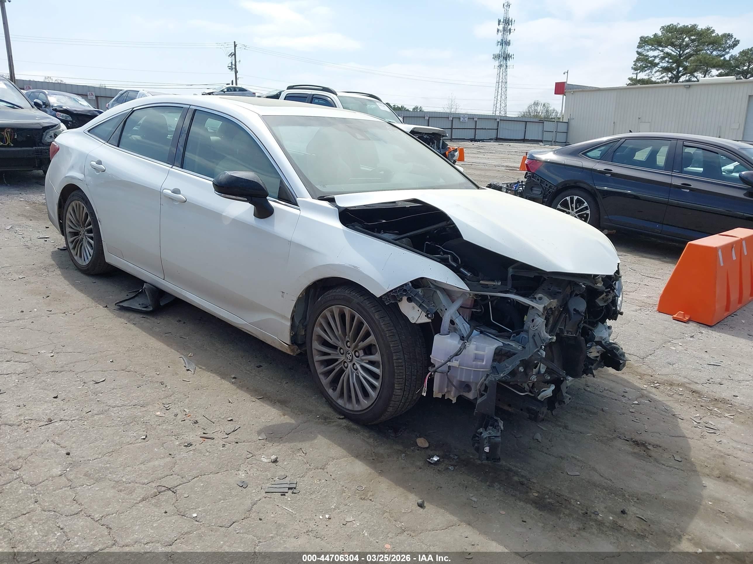 2019 Toyota Avalon XSE, VIN 4T1BZ1FB3KU033739 — Front end
