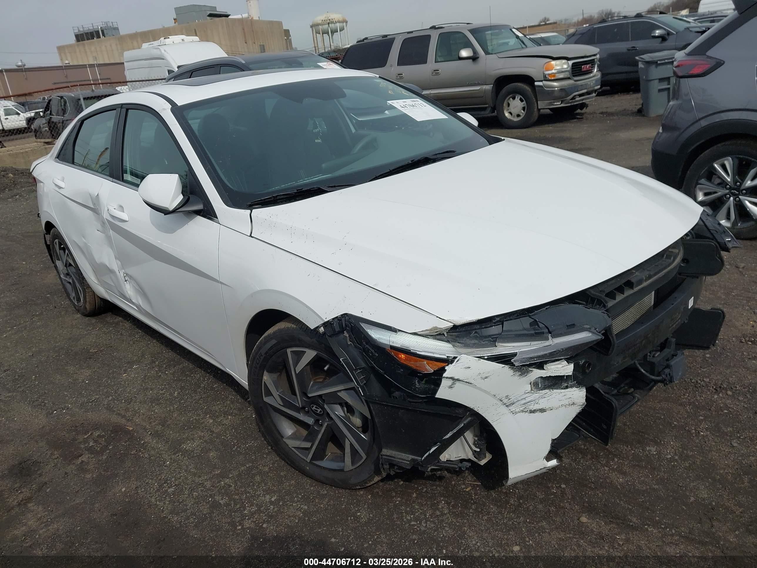 2025 Hyundai Elantra SEL Convenience, VIN KMHLS4DG3SU892922 — Front end