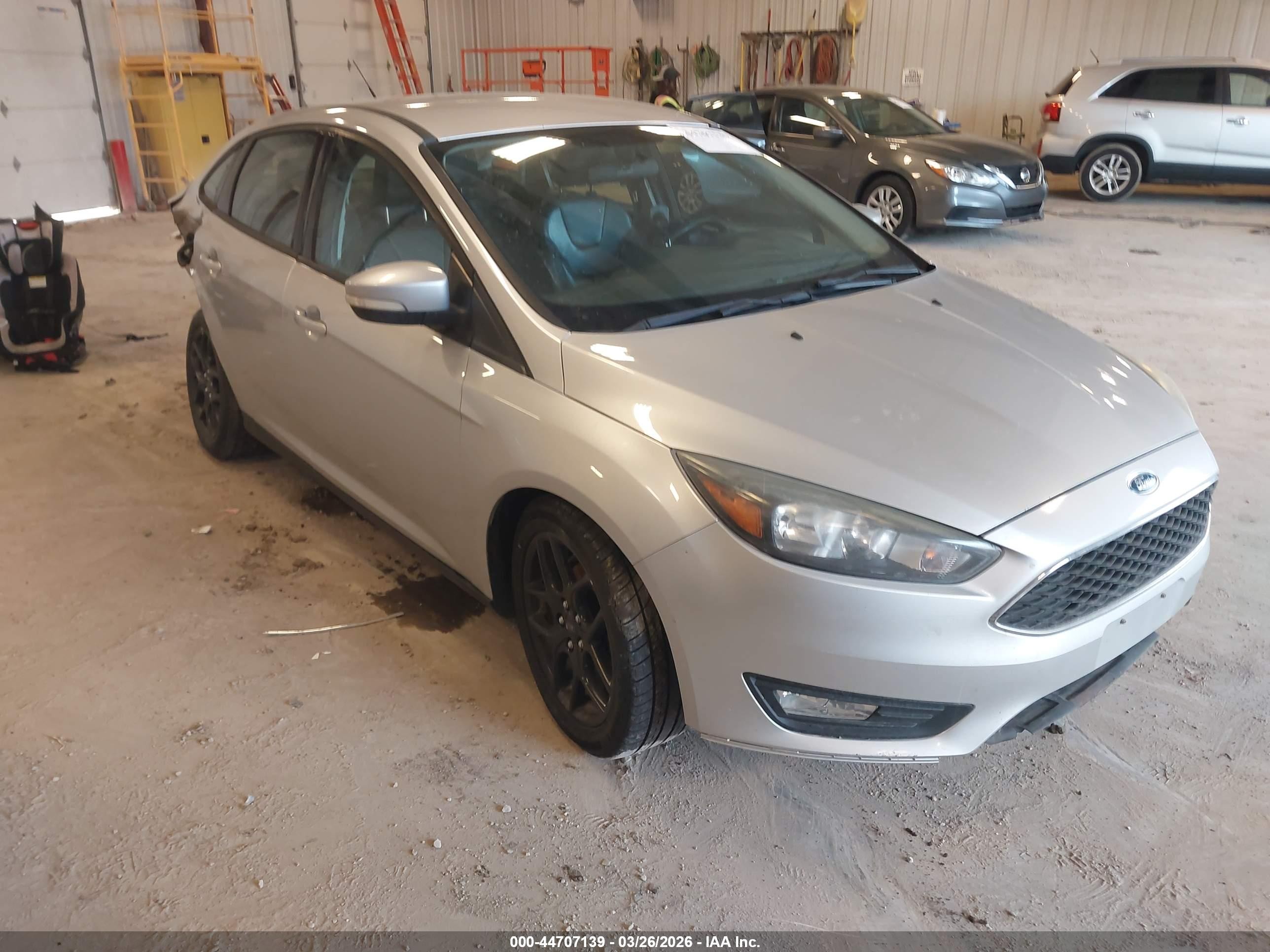 2016 Ford Focus SE, VIN 1FADP3F29GL286162 — Rear end