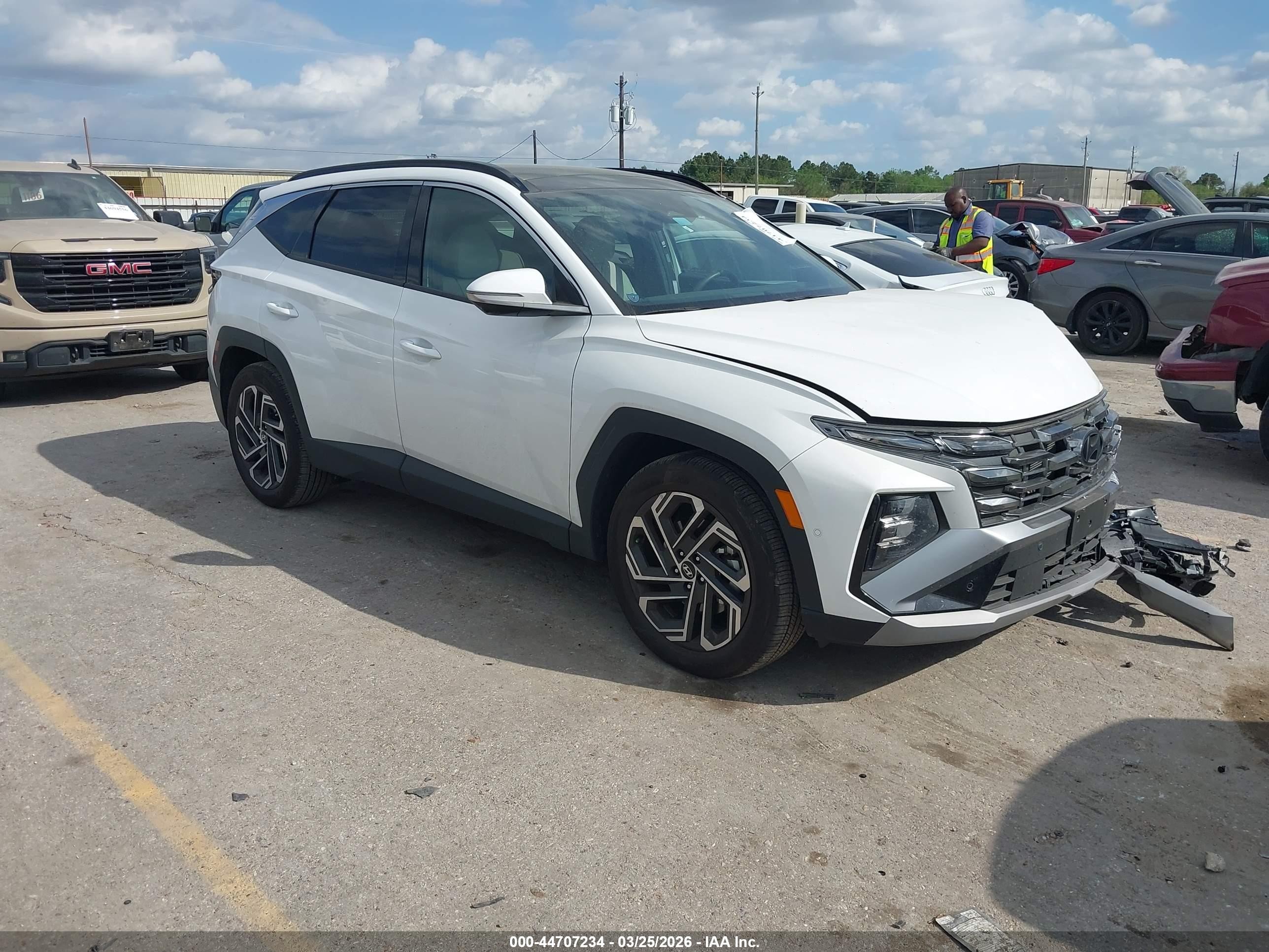 2025 Hyundai Tucson Limited, VIN 5NMJE3DE9SH584382 — Front end
