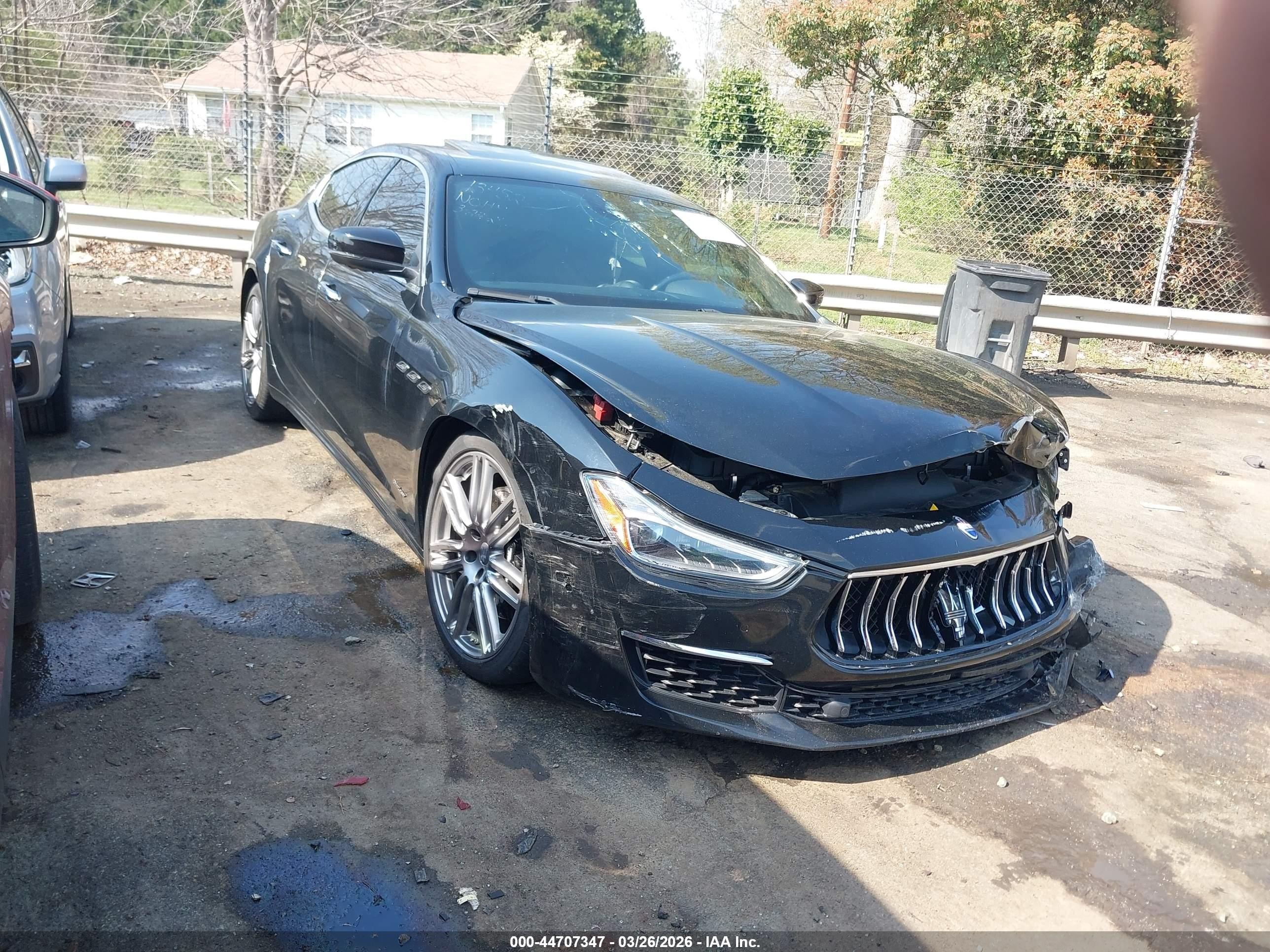 2018 Maserati Ghibli S Q4 GranLusso, VIN ZAM57YTL5J1293066 — Перед