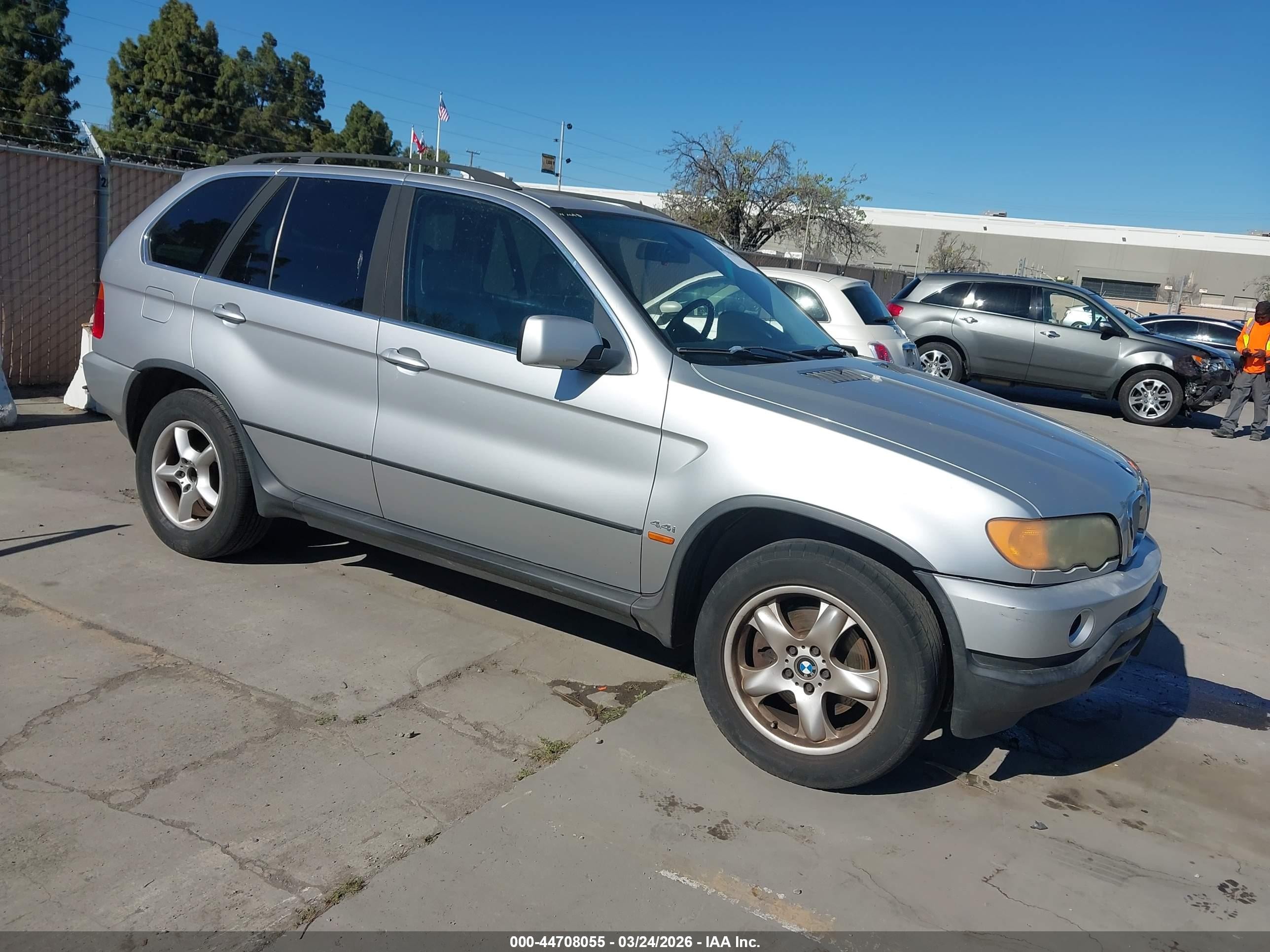 2002 BMW X5 4.4i, VIN 5UXFB33542LH30722 — Перед