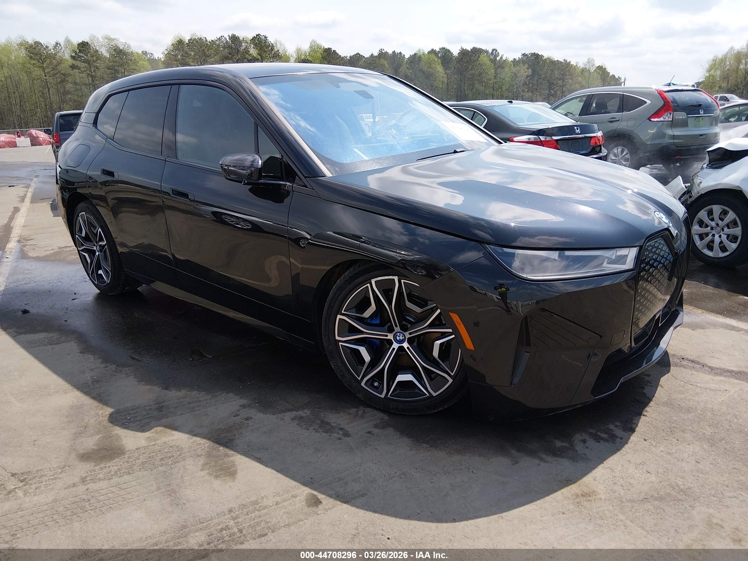 2022 BMW iX xDrive50, VIN WB523CF0XNCK46466 — Фото с аукциона 1 of 6