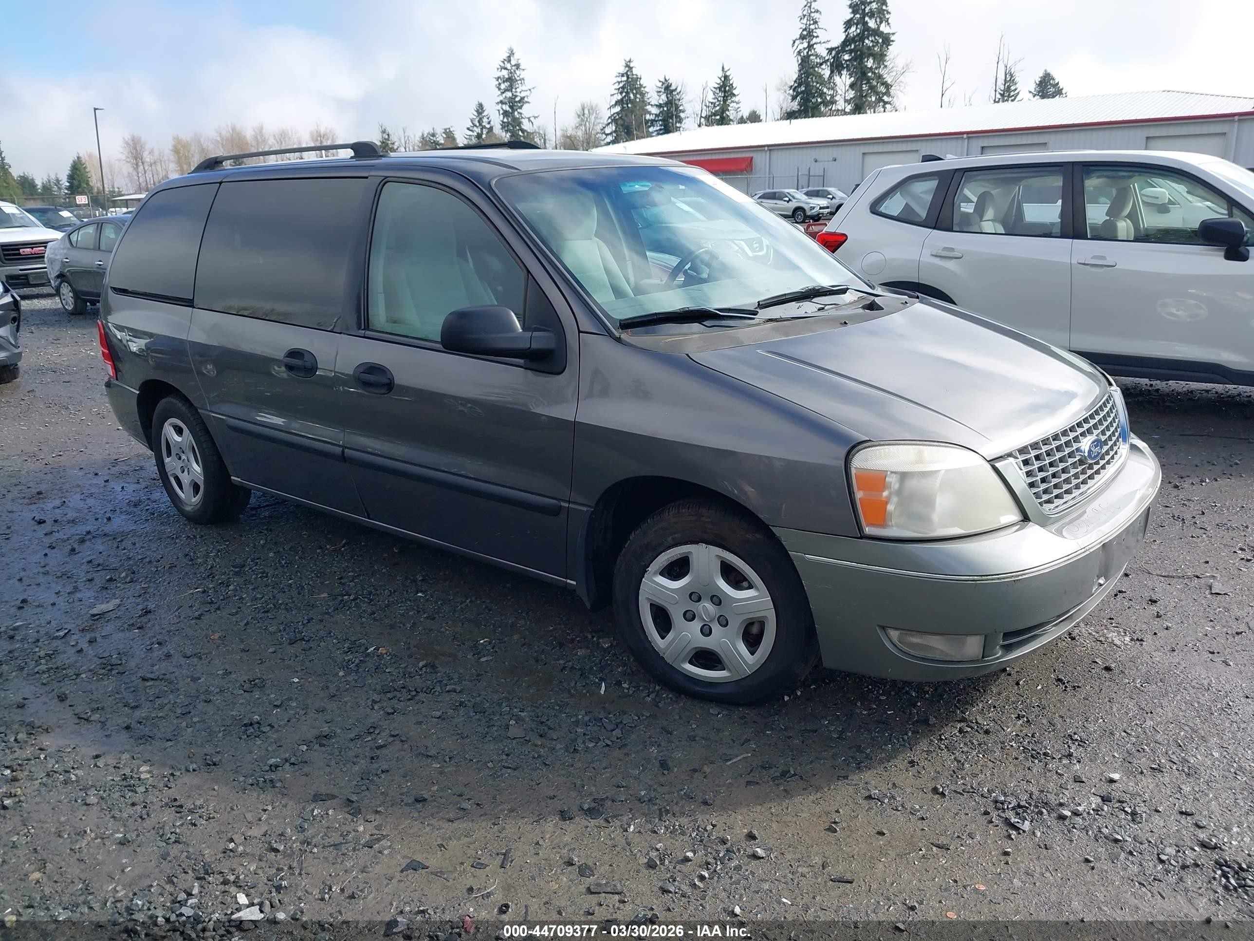 2006 Ford Freestar SE, VIN 2FMZA51626BA32410 — Side