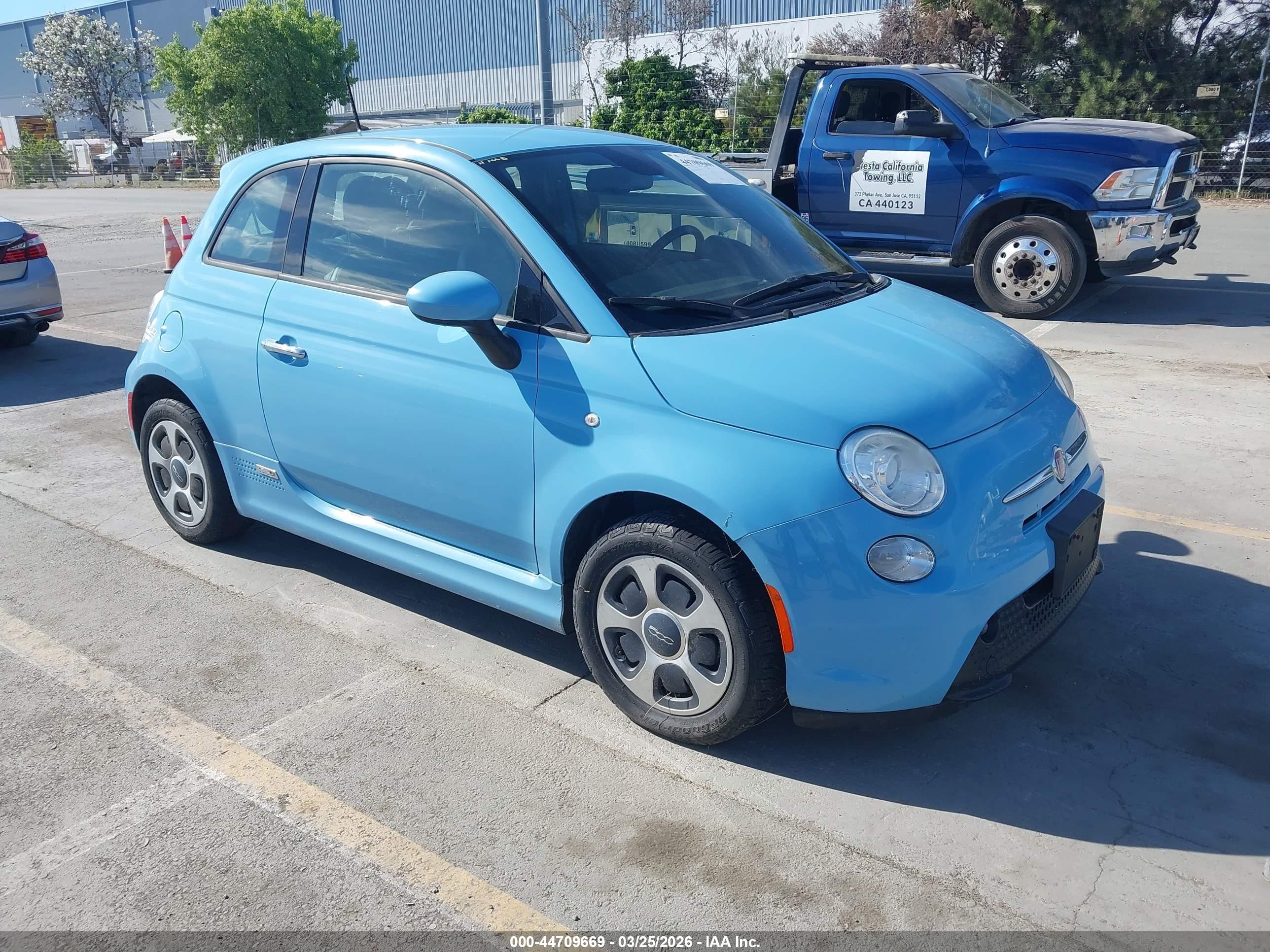 2015 FIAT 500e, VIN 3C3CFFGEXFT503194 — Front end
