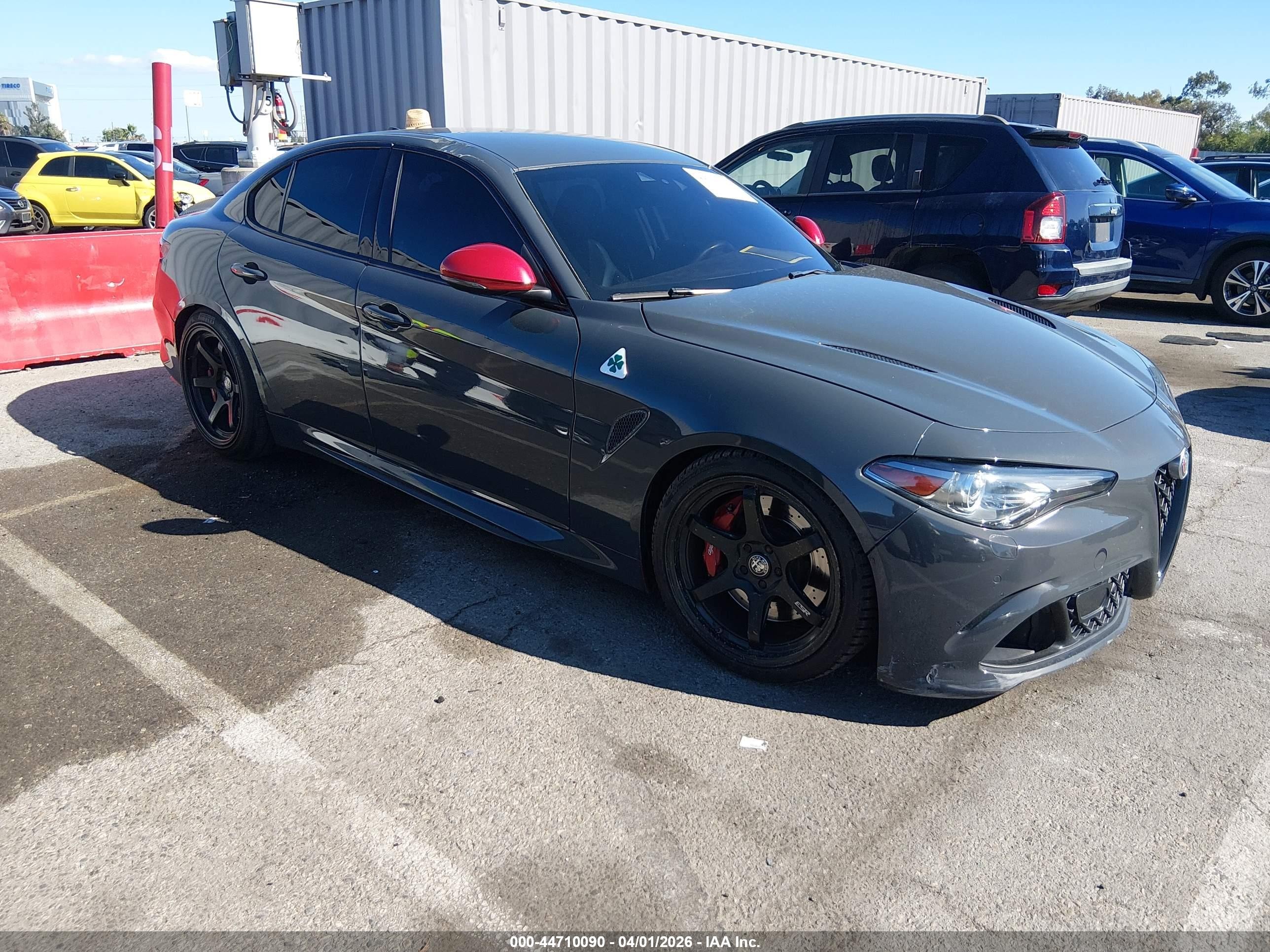 2018 Alfa Romeo Giulia, VIN ZARFAEAV2J7583703 — Крыша