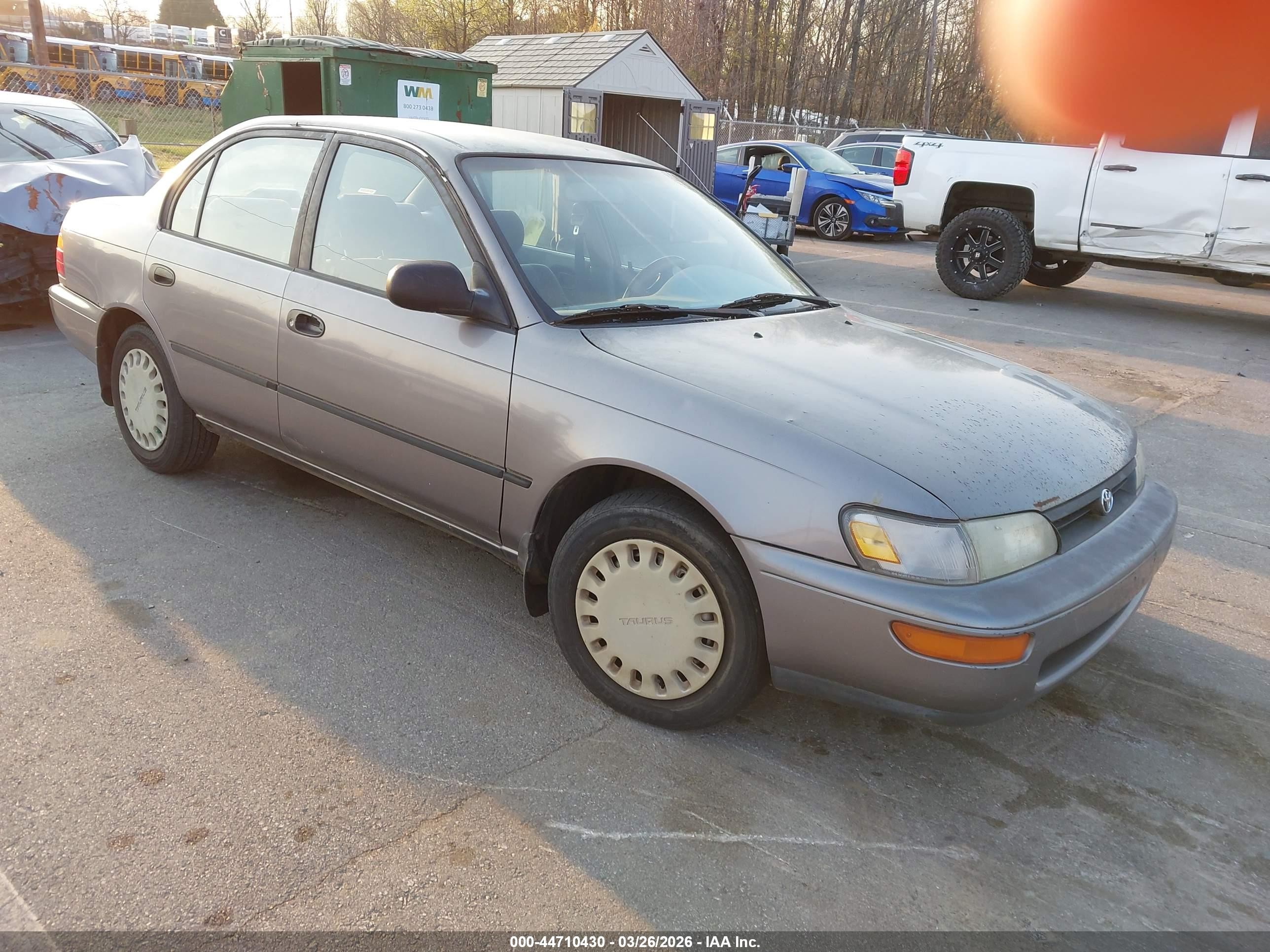 1995 Toyota Corolla DX, VIN 2T1AE09BXSC138180 — Side