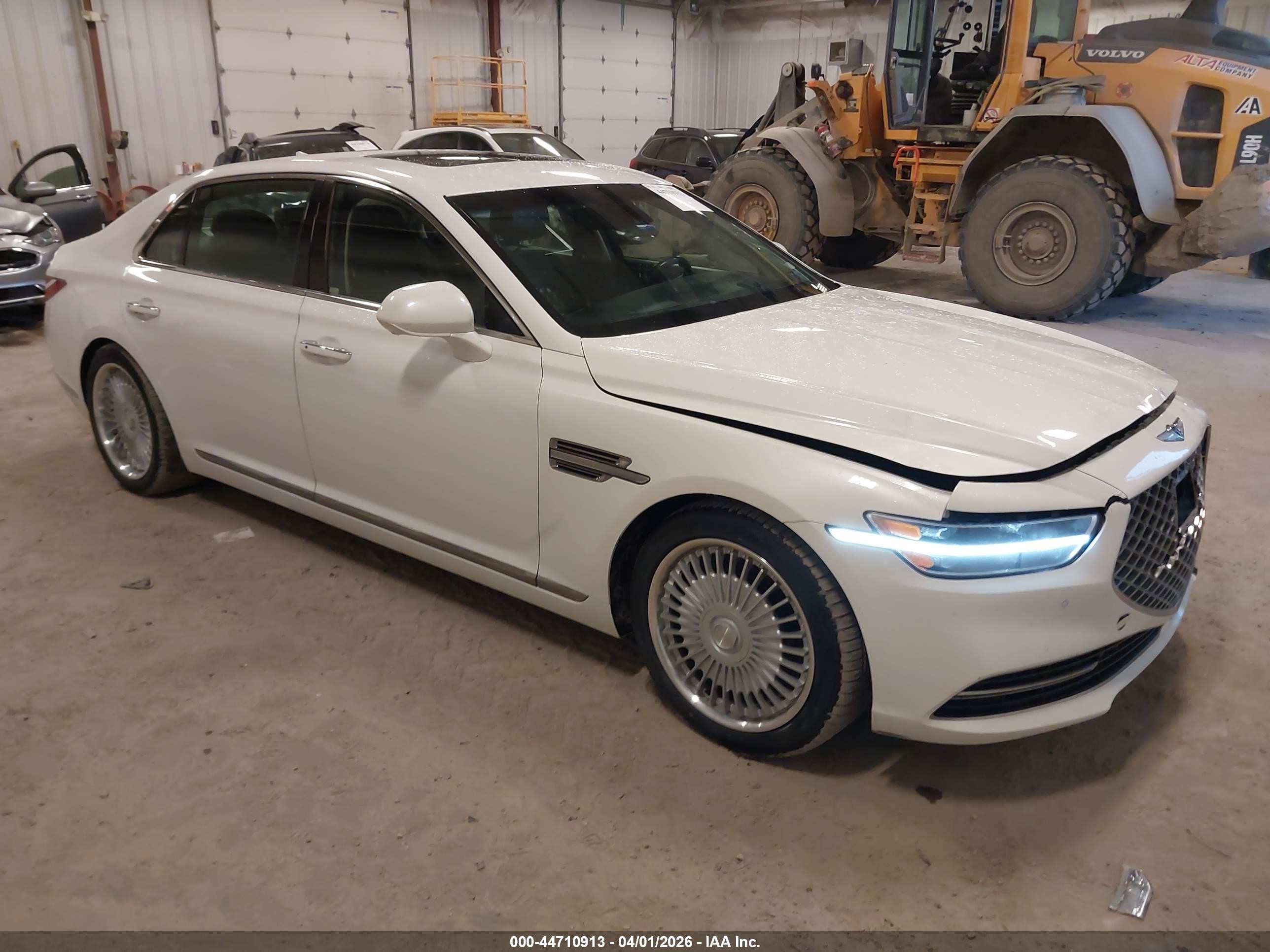 2020 Genesis G90 Ultimate, VIN KMTF54PH8LU076580 — Front end