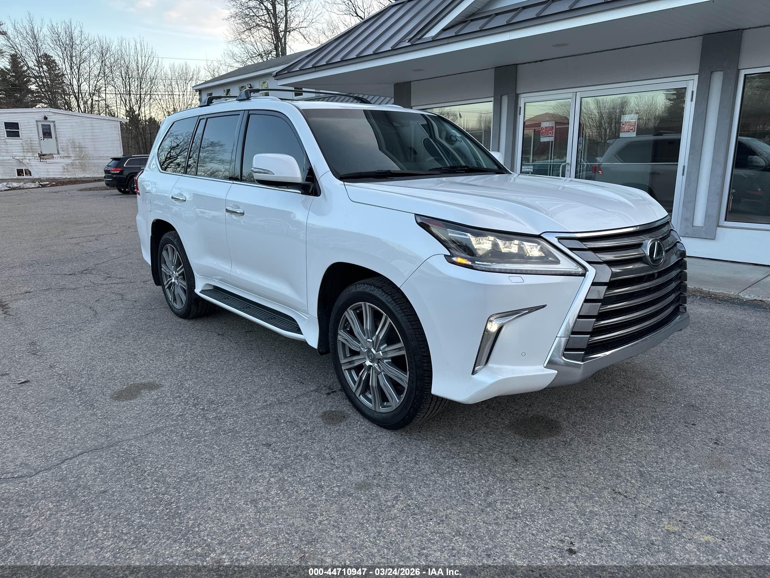2016 Lexus LX 570, VIN JTJHY7AXXG4214834 — Normal wear