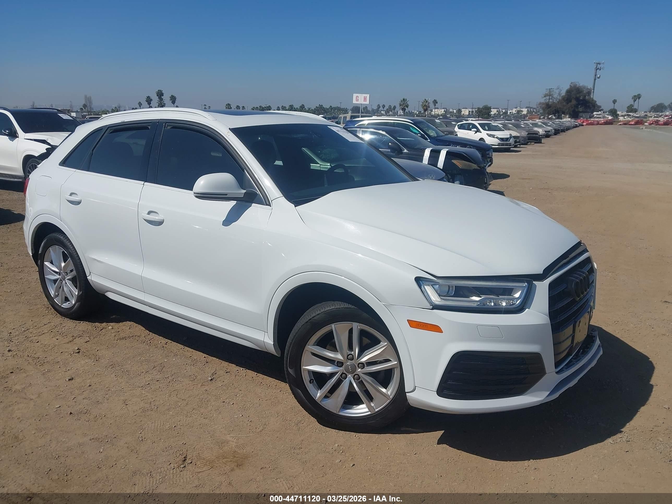 2018 Audi Q3 Premium Plus, VIN WA1HCCFS0JR005744 — Front end