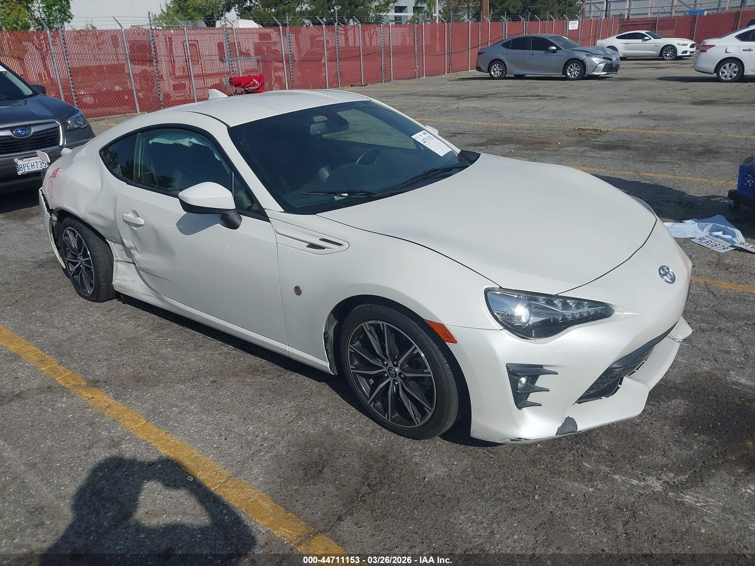 2019 Toyota 86 GT, VIN JF1ZNAE12K8700712 — Side