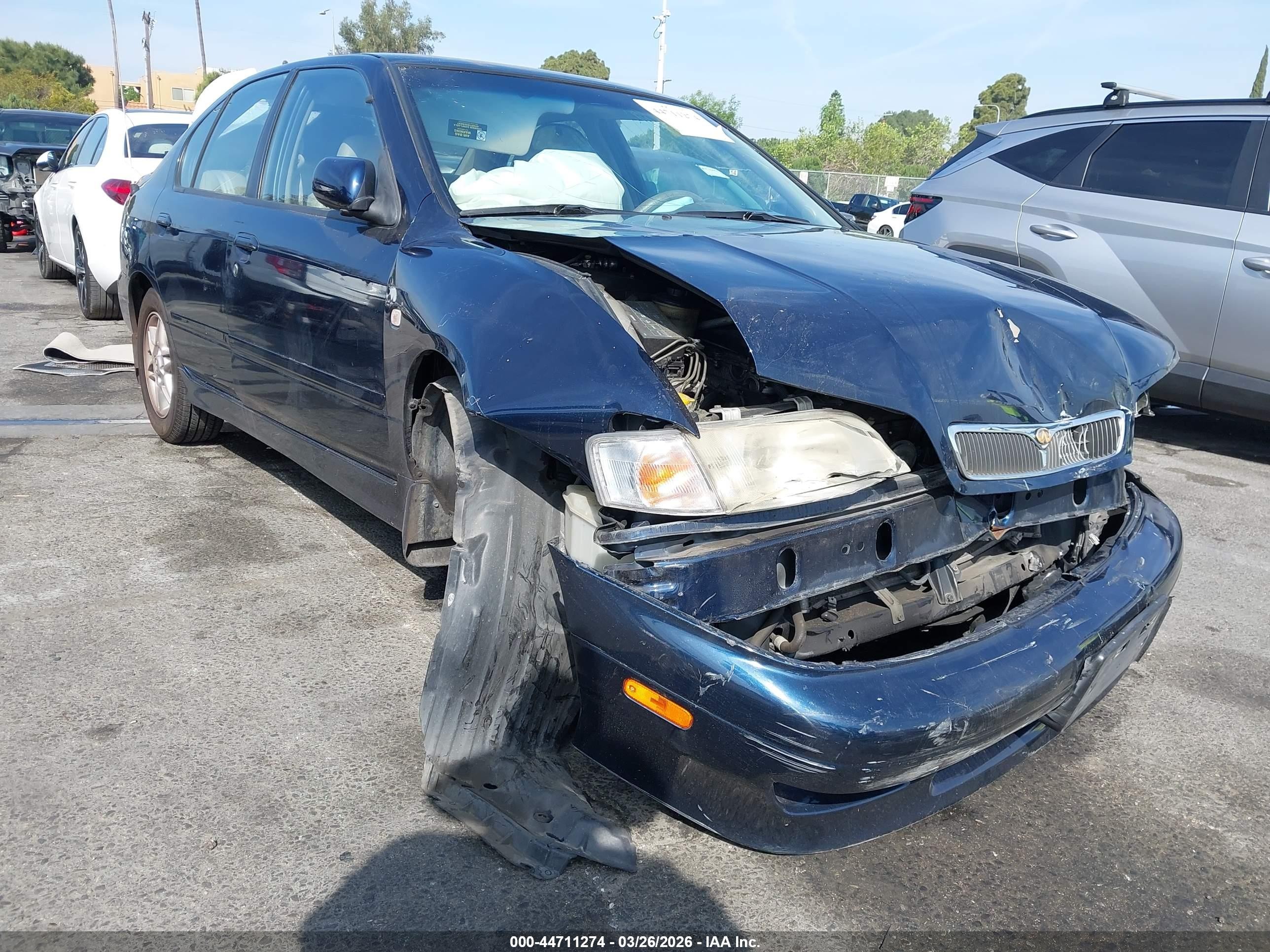 2002 Infiniti G20 Luxury, VIN JNKCP11A62T508432 — Front end
