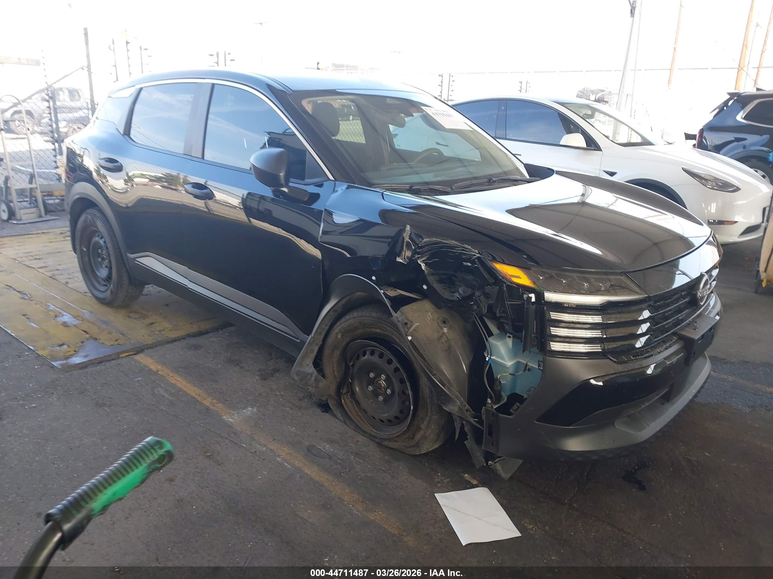 2025 Nissan Kicks S, VIN 3N8AP6BB1SL306460 — Front end