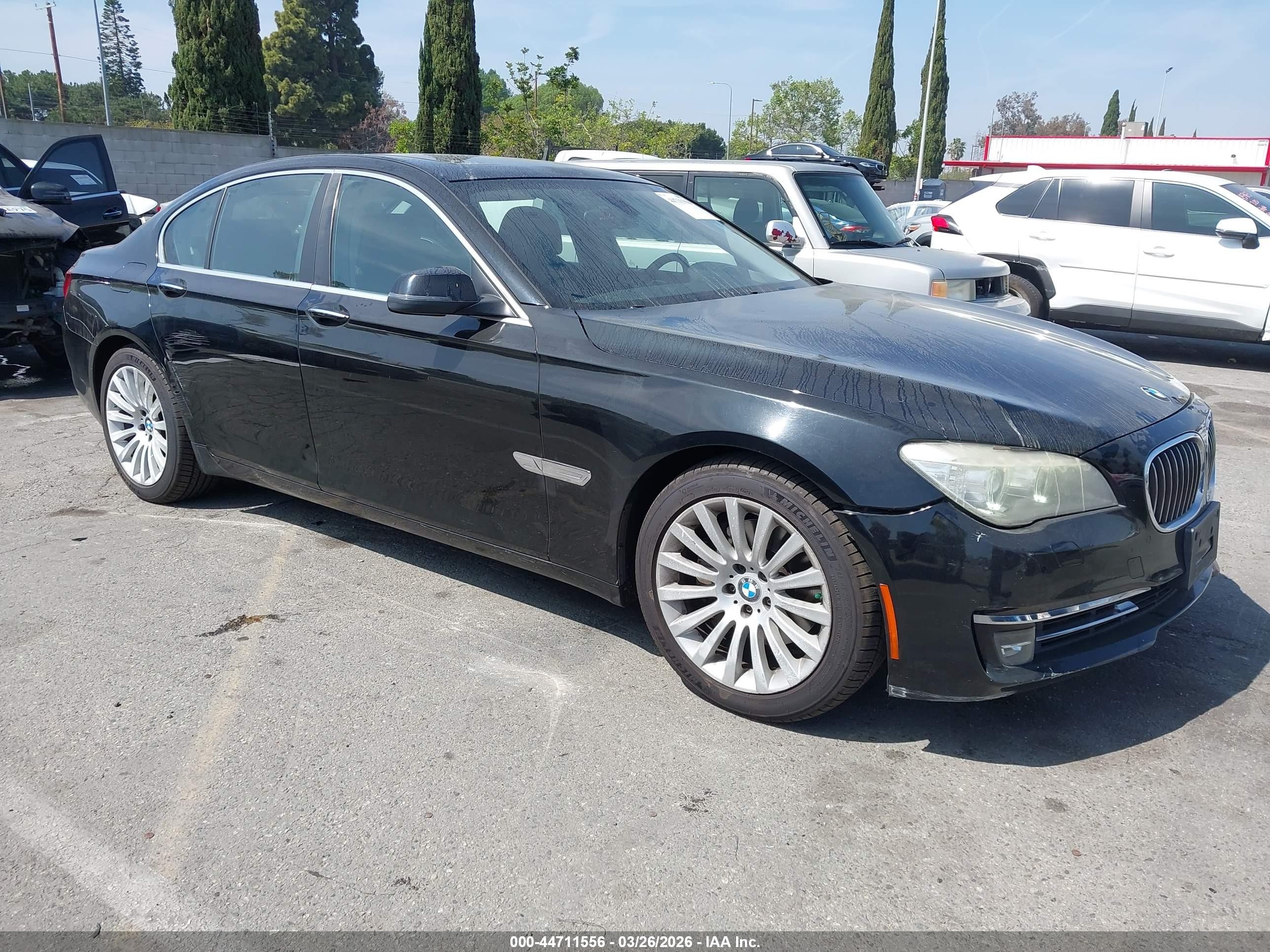 2013 BMW 7 Series 740i, VIN WBAYA6C59DC995020 — Front end