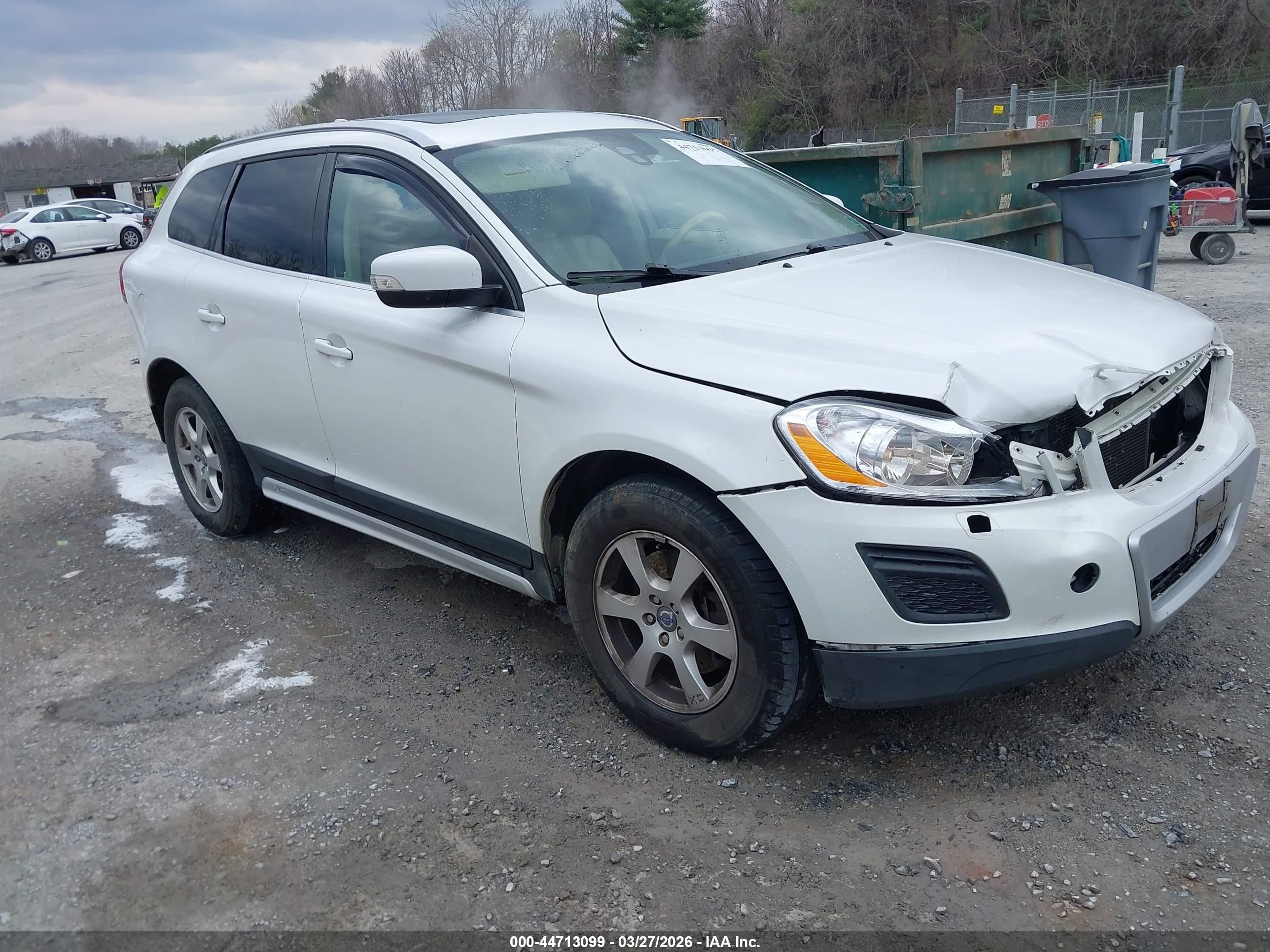 2011 Volvo XC60 3.2L, VIN YV4952DZ8B2152514 — Auction photo