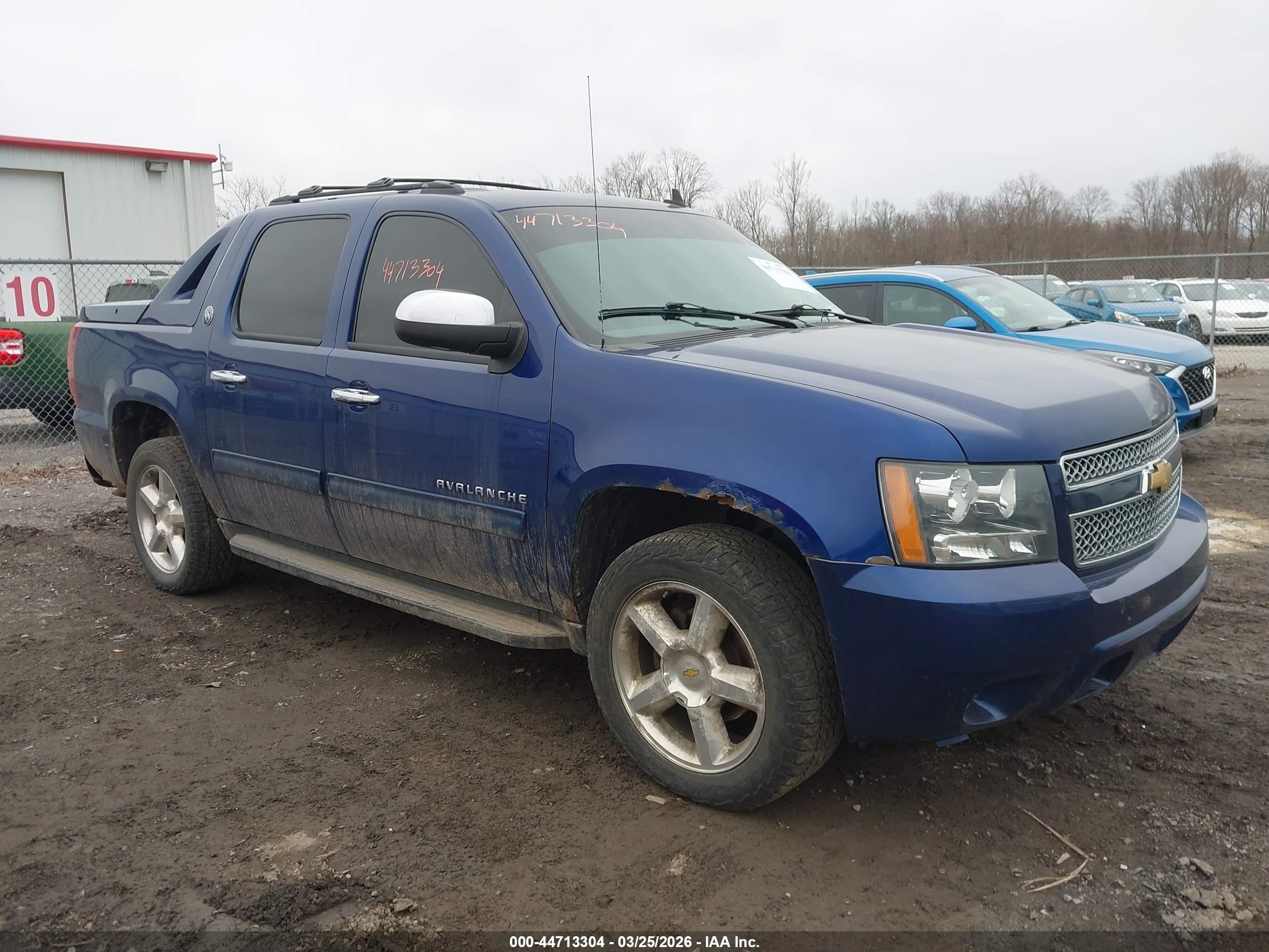 2013 Chevrolet Avalanche LS, VIN 3GNTKEE71DG378024 — Rear end