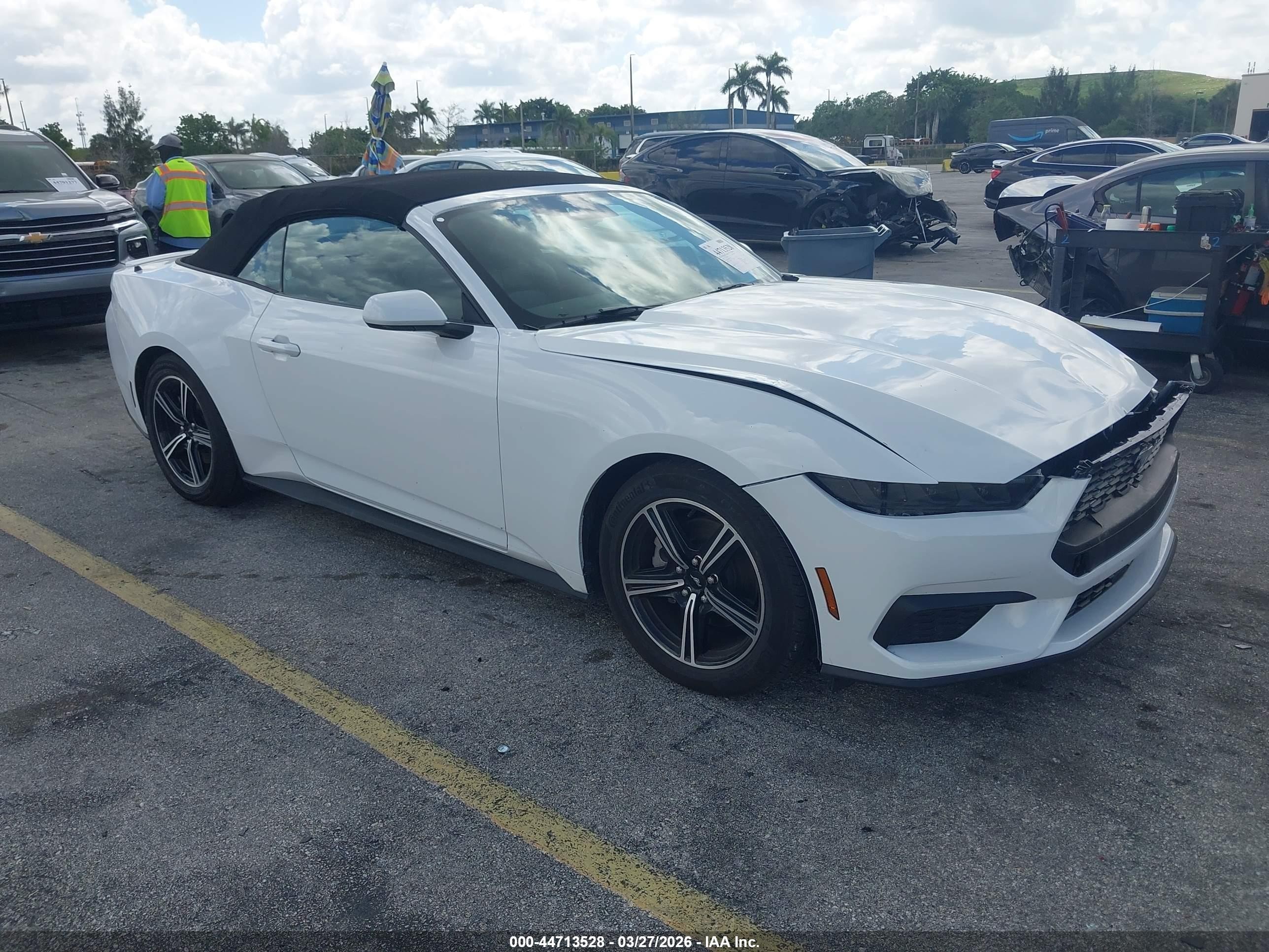 2025 Ford Mustang EcoBoost Premium, VIN 1FAGP8UH9S5127544 — Front end