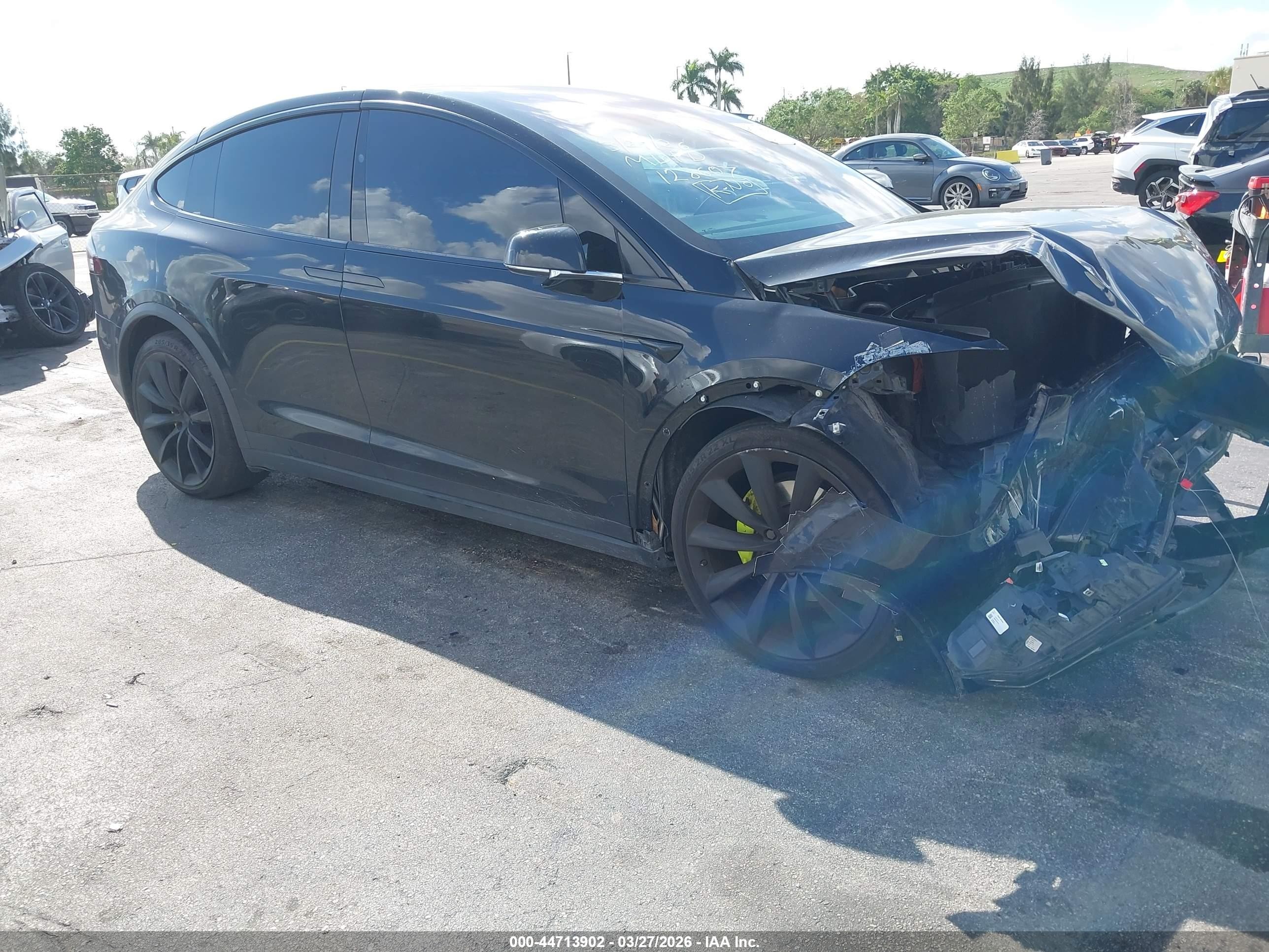 2018 Tesla Model X 75D, VIN 5YJXCBE29JF128607 — Front end