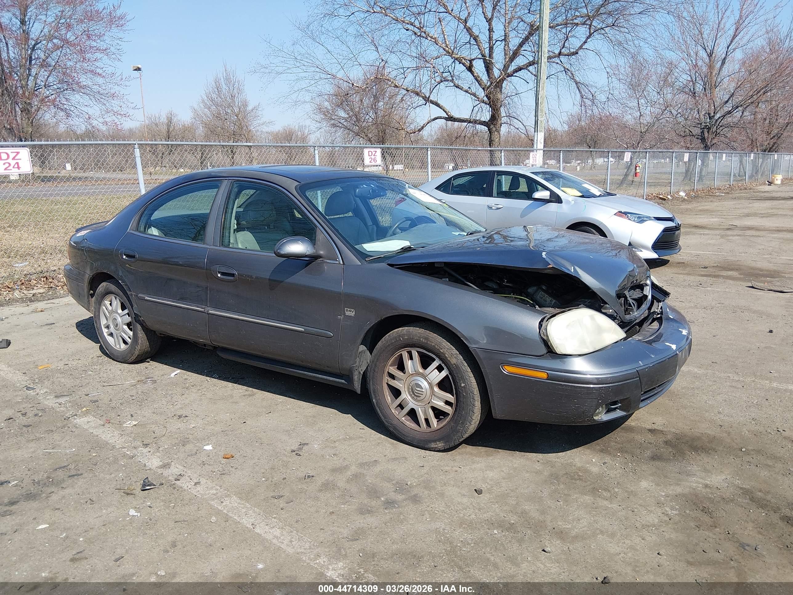 2004 Mercury Sable LS Premium, VIN 1MEFM55S34G607124 — Front end