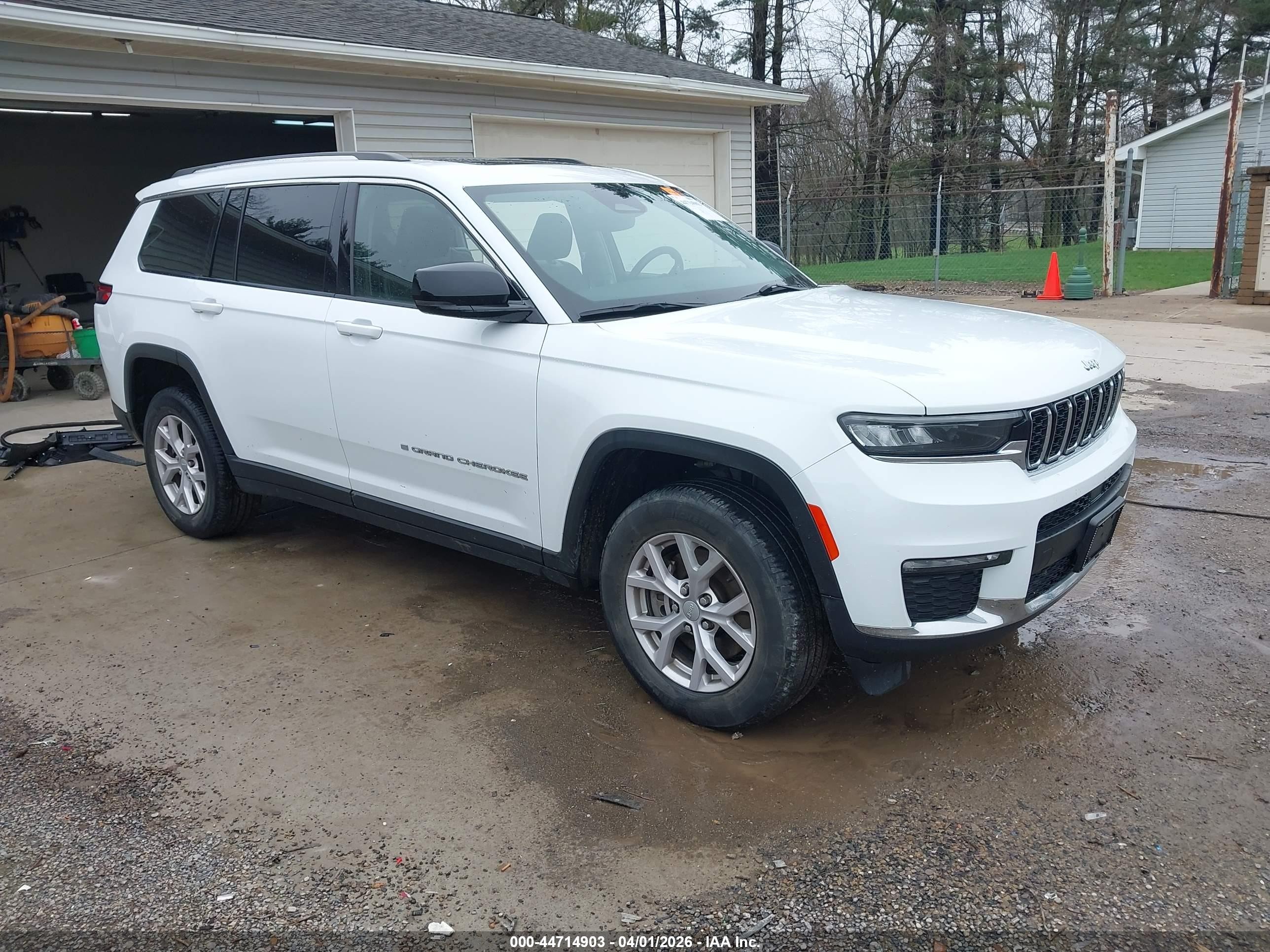 2022 Jeep Grand Cherokee Limited, VIN 1C4RJKBG7N8541906 — Side