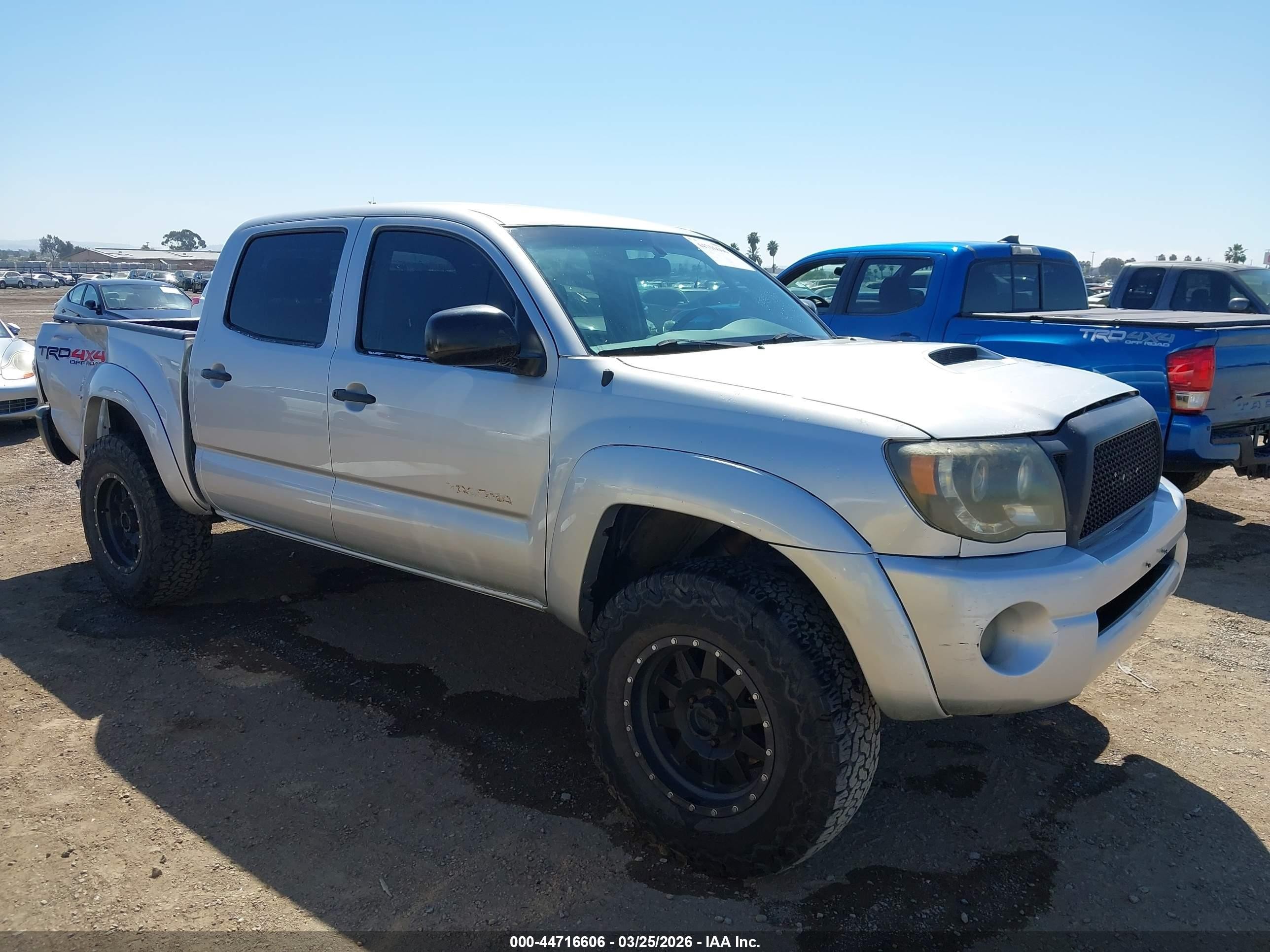 2005 Toyota Tacoma, VIN 3TMLU42N05M001476 — Rear end