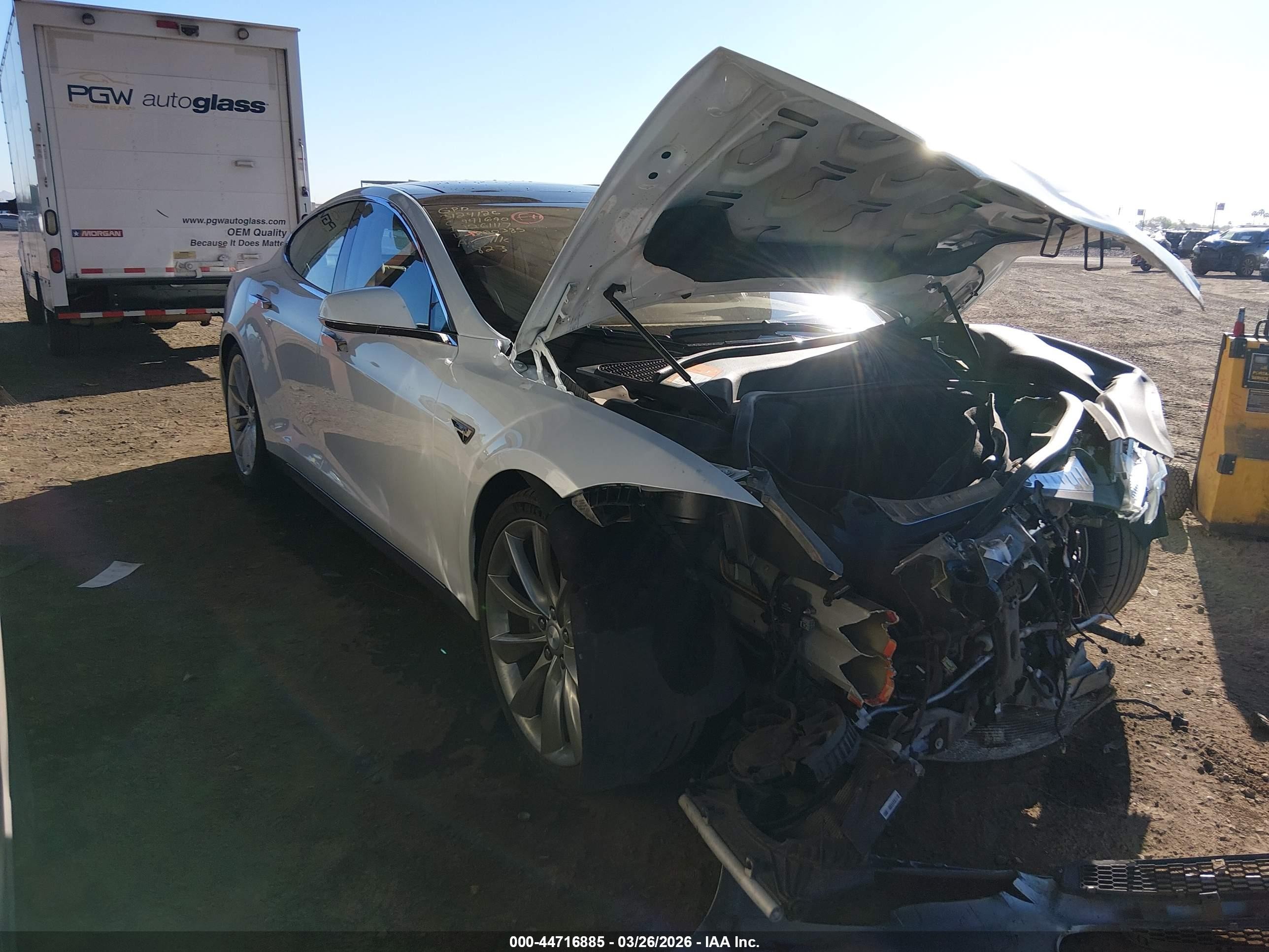2012 Tesla Model S Performance, VIN 5YJSA1DP2CFS00385 — Front end