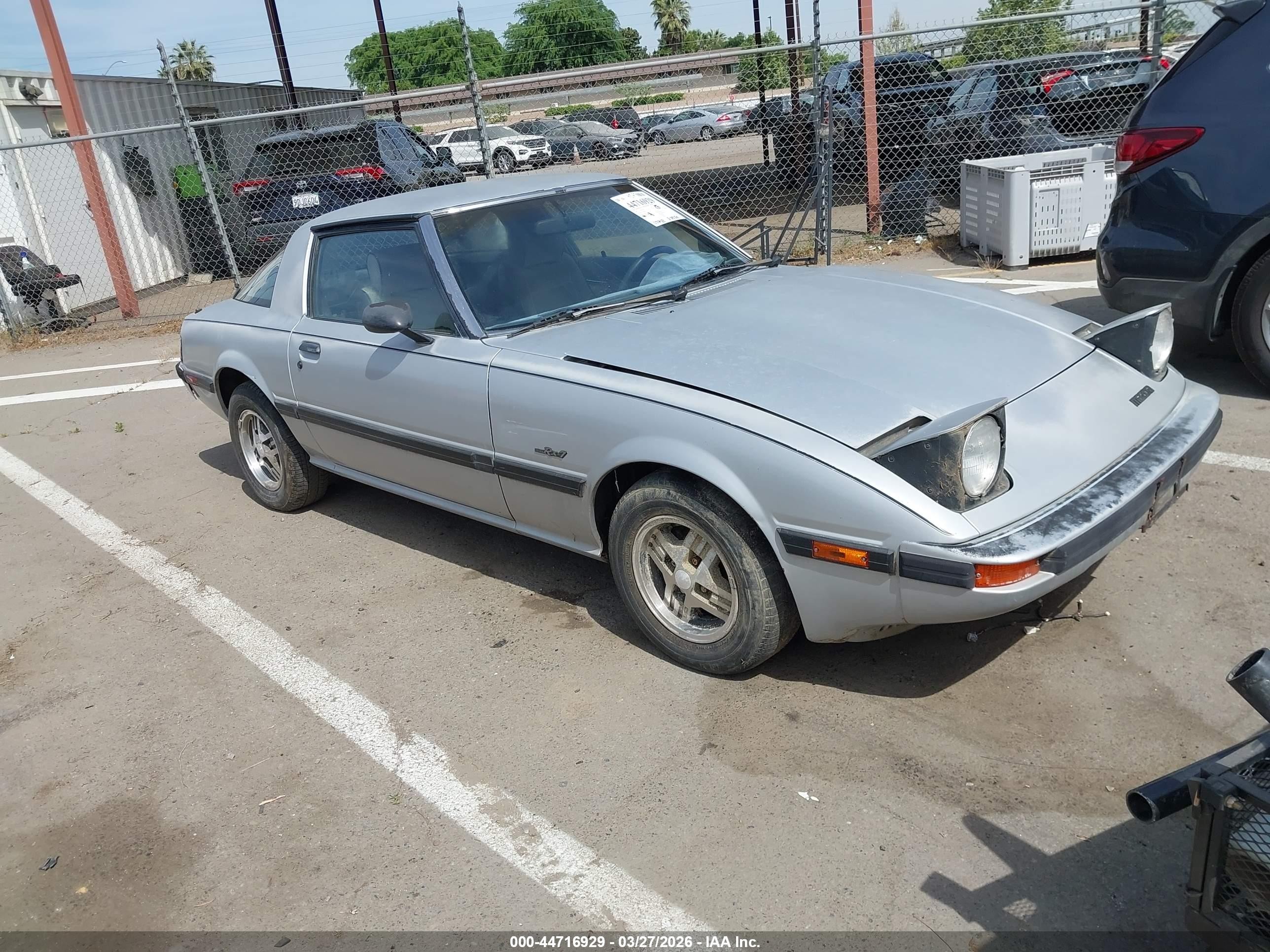 1985 Mazda RX-7 GS, VIN JM1FB3319F0904321 — Side
