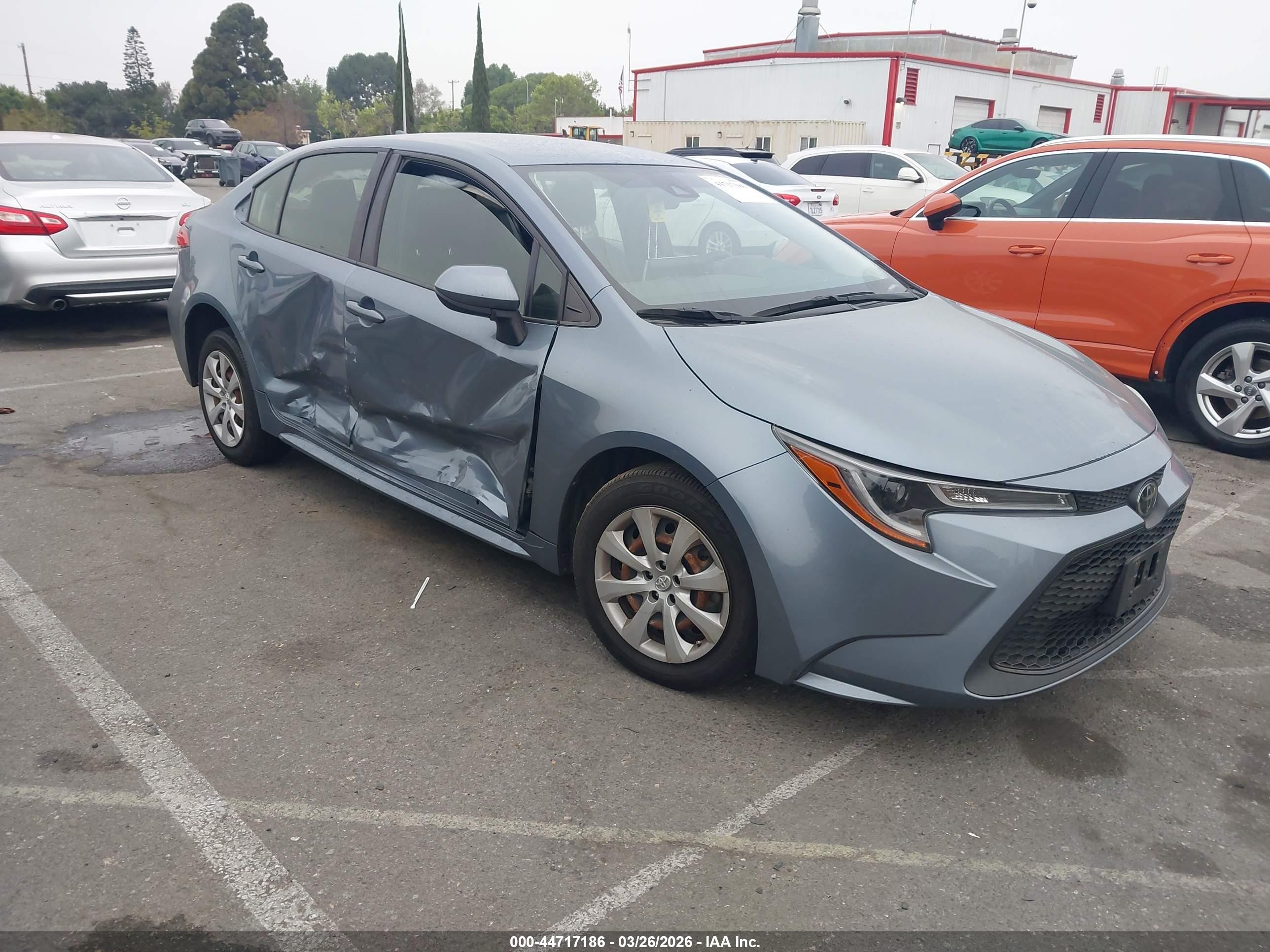 2021 Toyota Corolla LE, VIN JTDEPMAE7MJ130845 — Side
