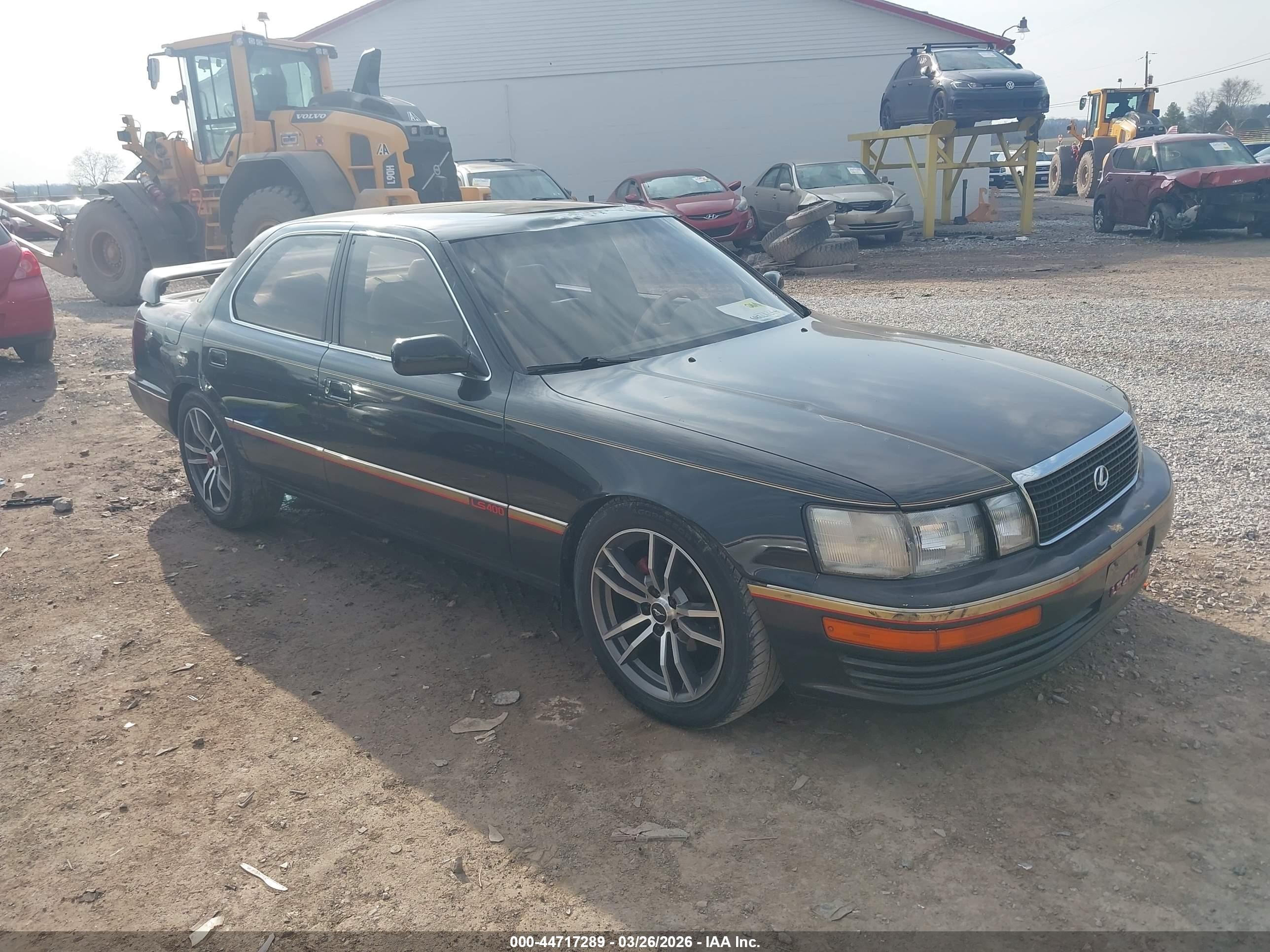 1992 Lexus LS 400, VIN JT8UF11E6N0116616 — Rear end