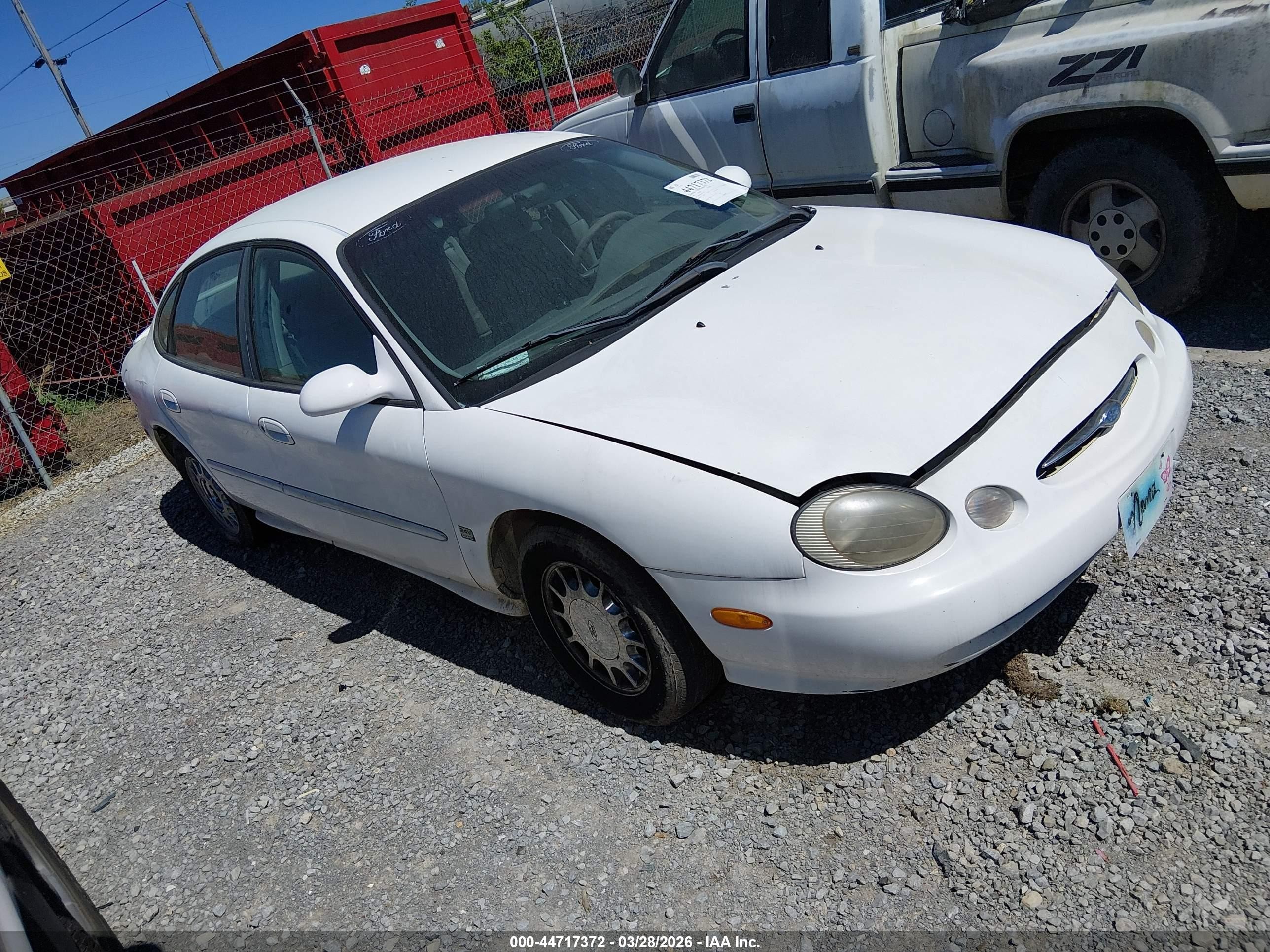 1998 Ford Taurus LX, VIN 1FAFP52S2WA125737 — Бок