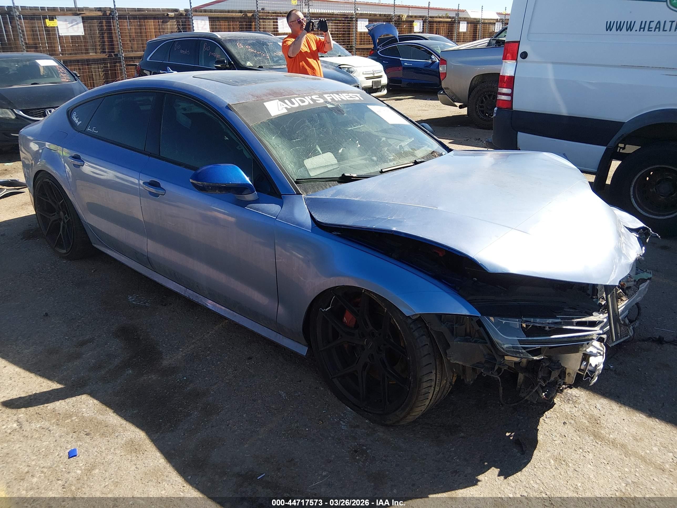 2016 Audi S7, VIN WAUW2AFC5GN040337 — Front end