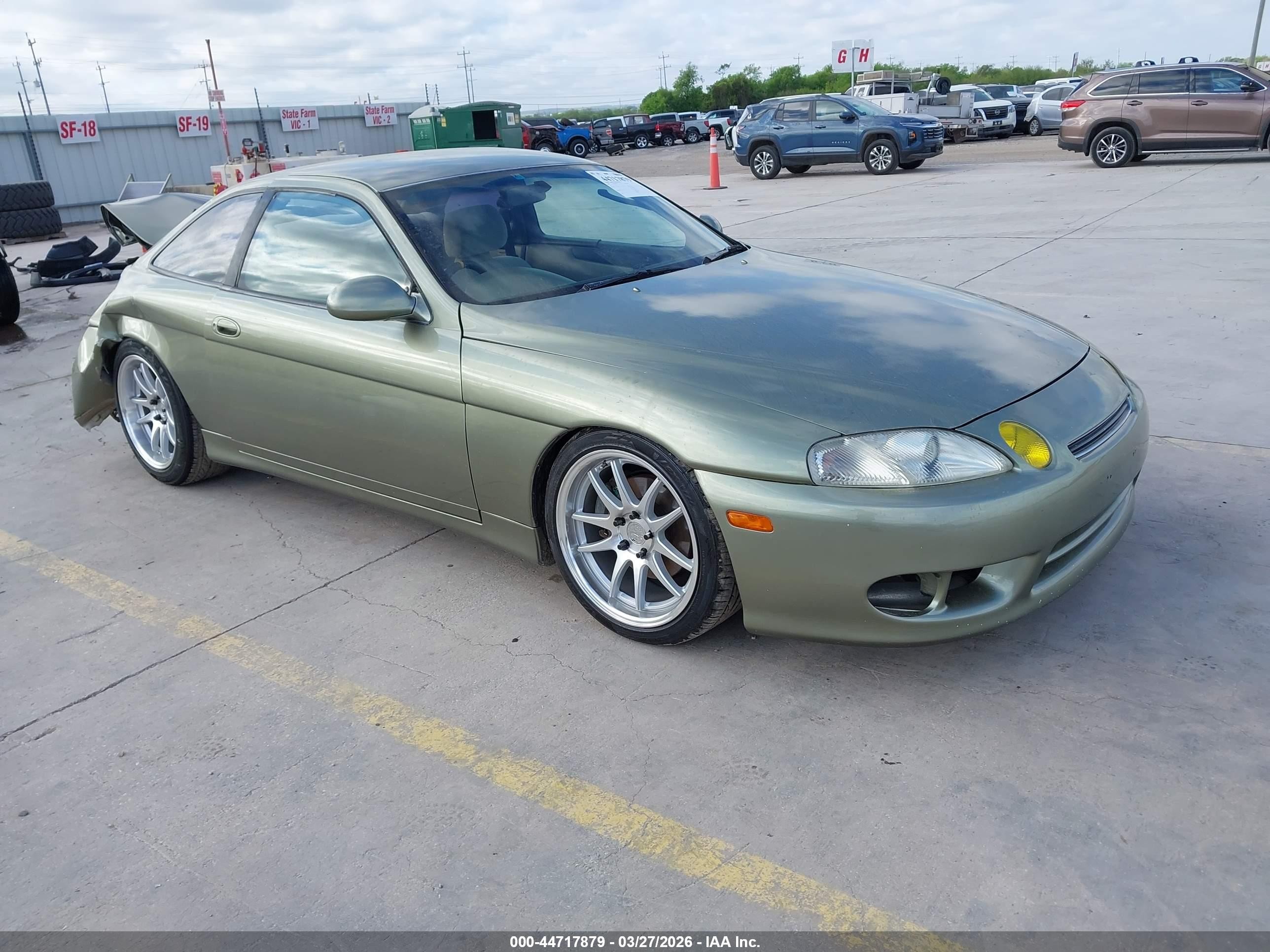 1997 Toyota Soarer, VIN JZZ301000200 — Rear end